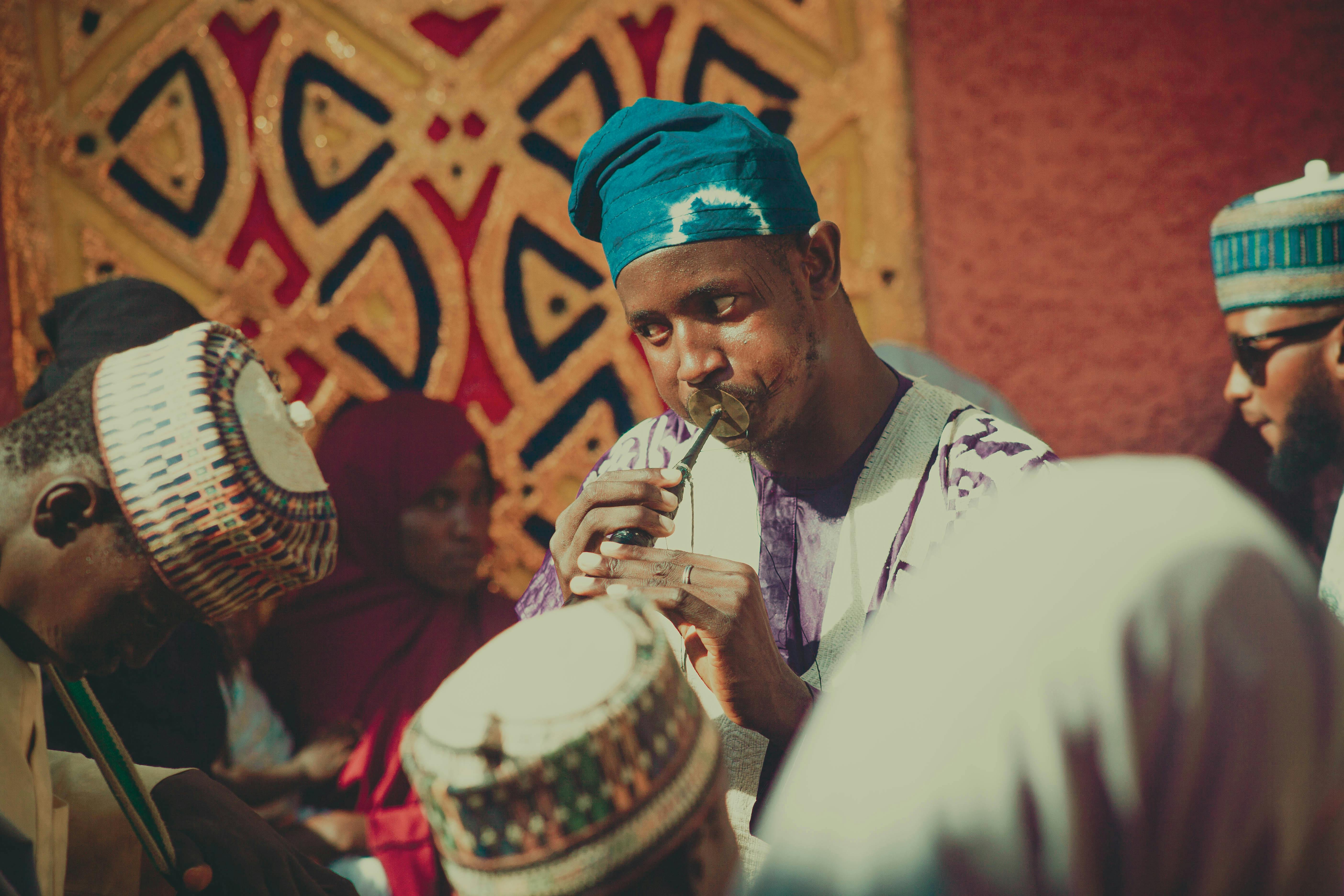 聚合舞新作《當水落下》聚焦地緣政治與文化身份 德國舞臺首演