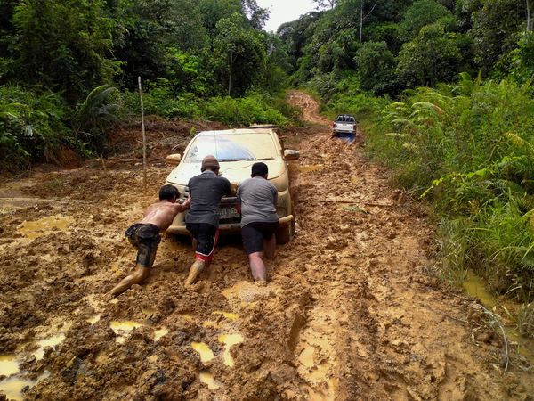 Best Overlanding Recovery Gear: Complete Guide