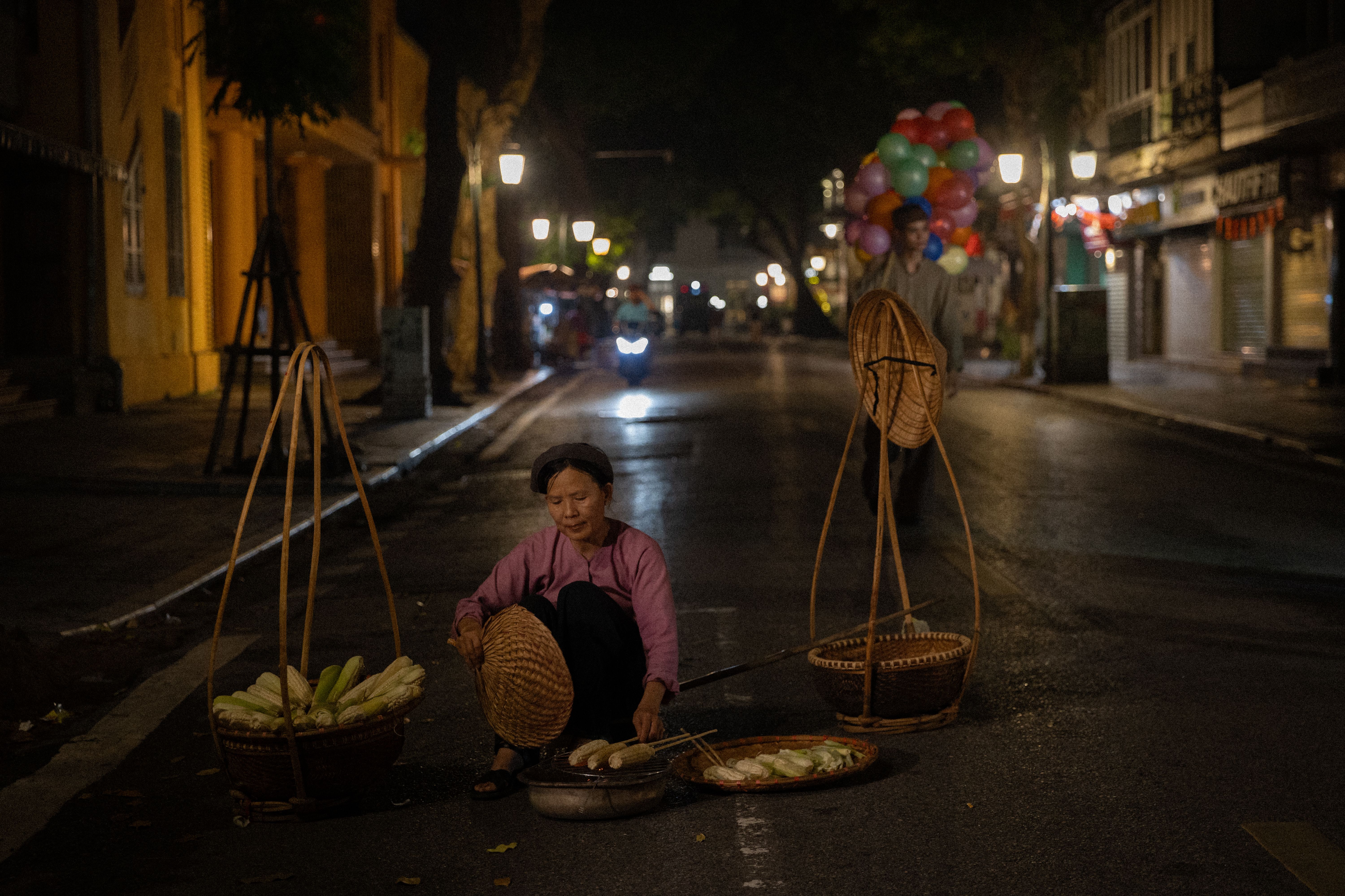 Phố Về Đêm