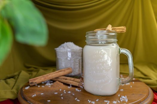 Horchata tasting at 17th-century café — Valencia