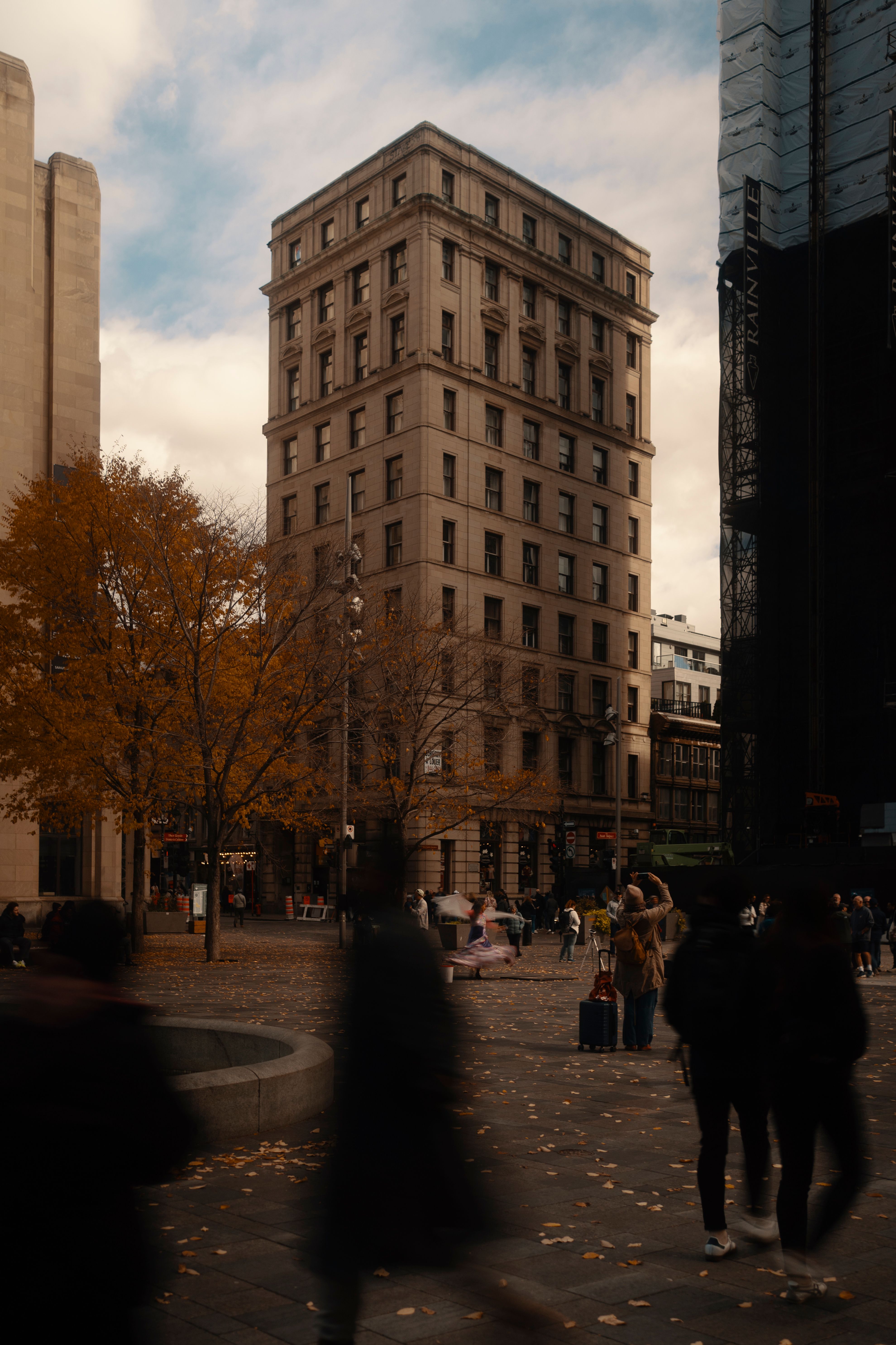 Urban Autumn Scene with Historic Architecture · Free Stock Photo