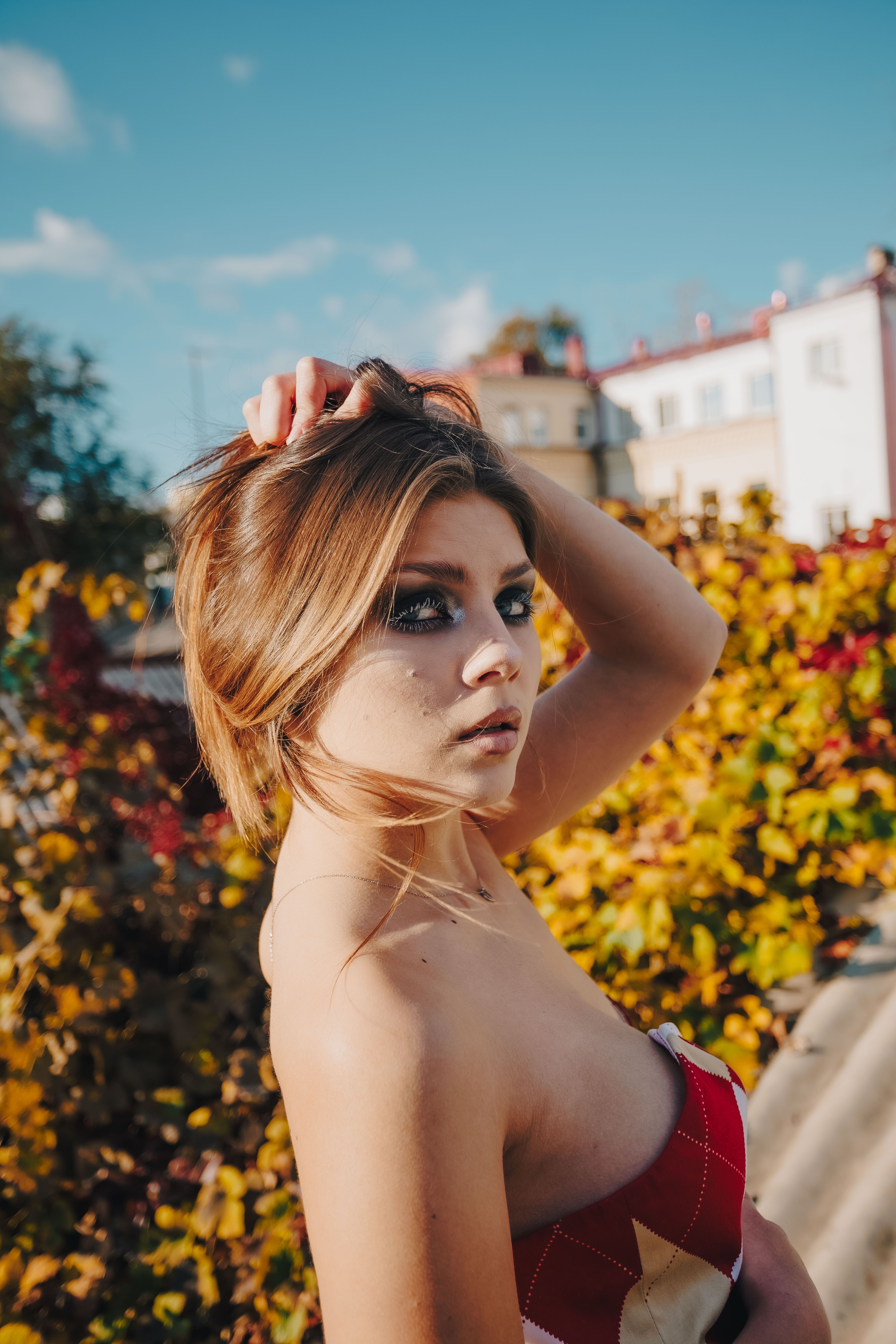 Outdoor Autumn Portrait of Stylish Woman · Free Stock Photo