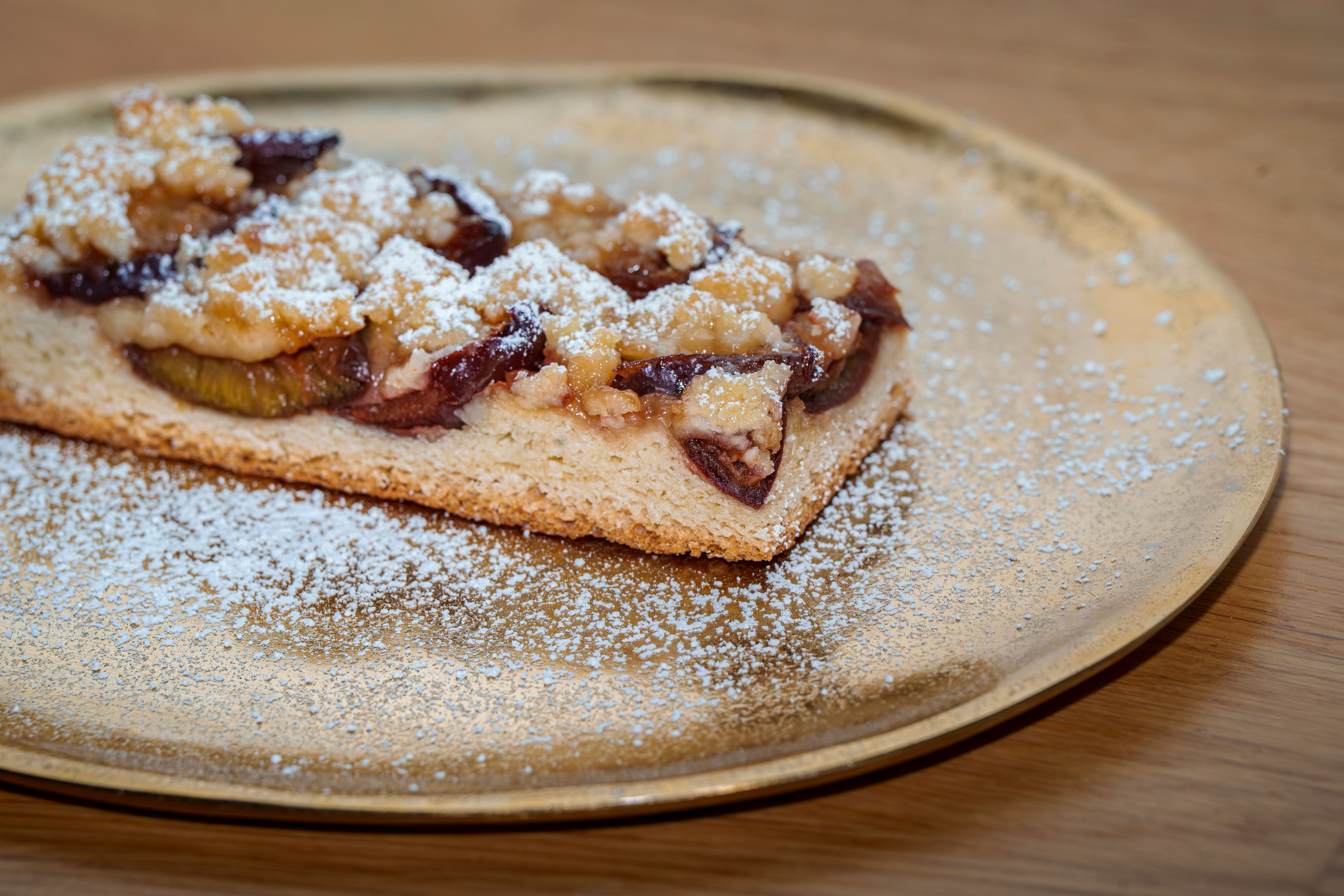 Vanilla-Bean Pie with a Chocolate Ganache