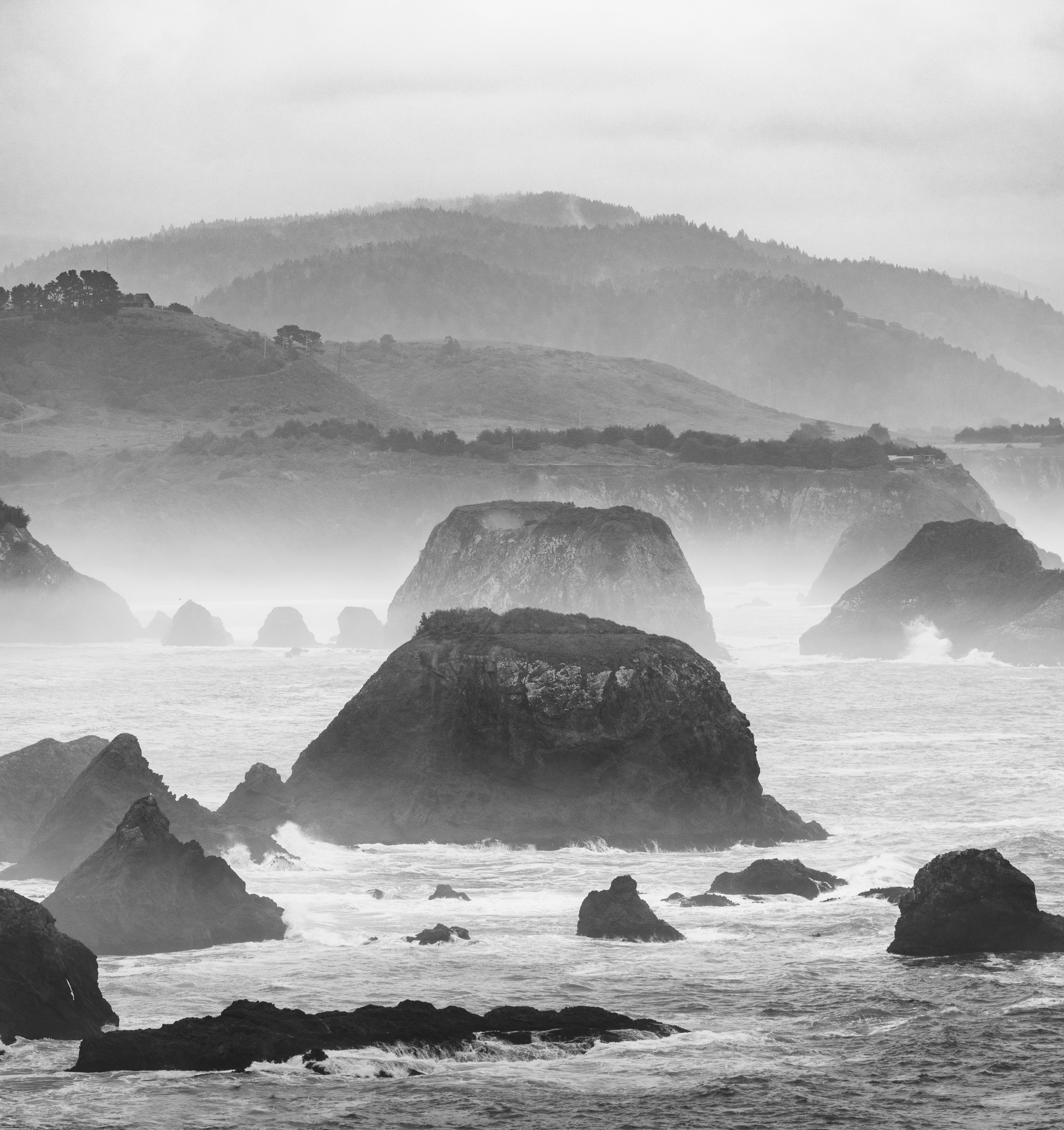 Dramatic Black and White Coastal Landscape · Free Stock Photo