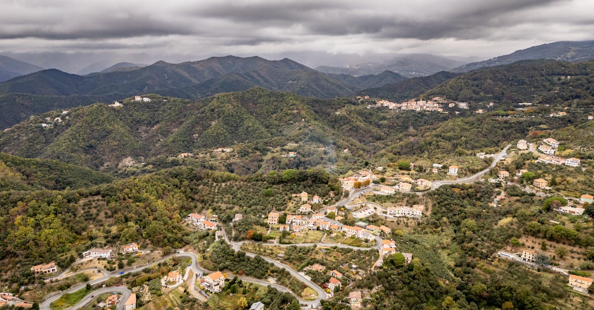 財經:房市管制再修正 央行2理事建議放寬控管措施