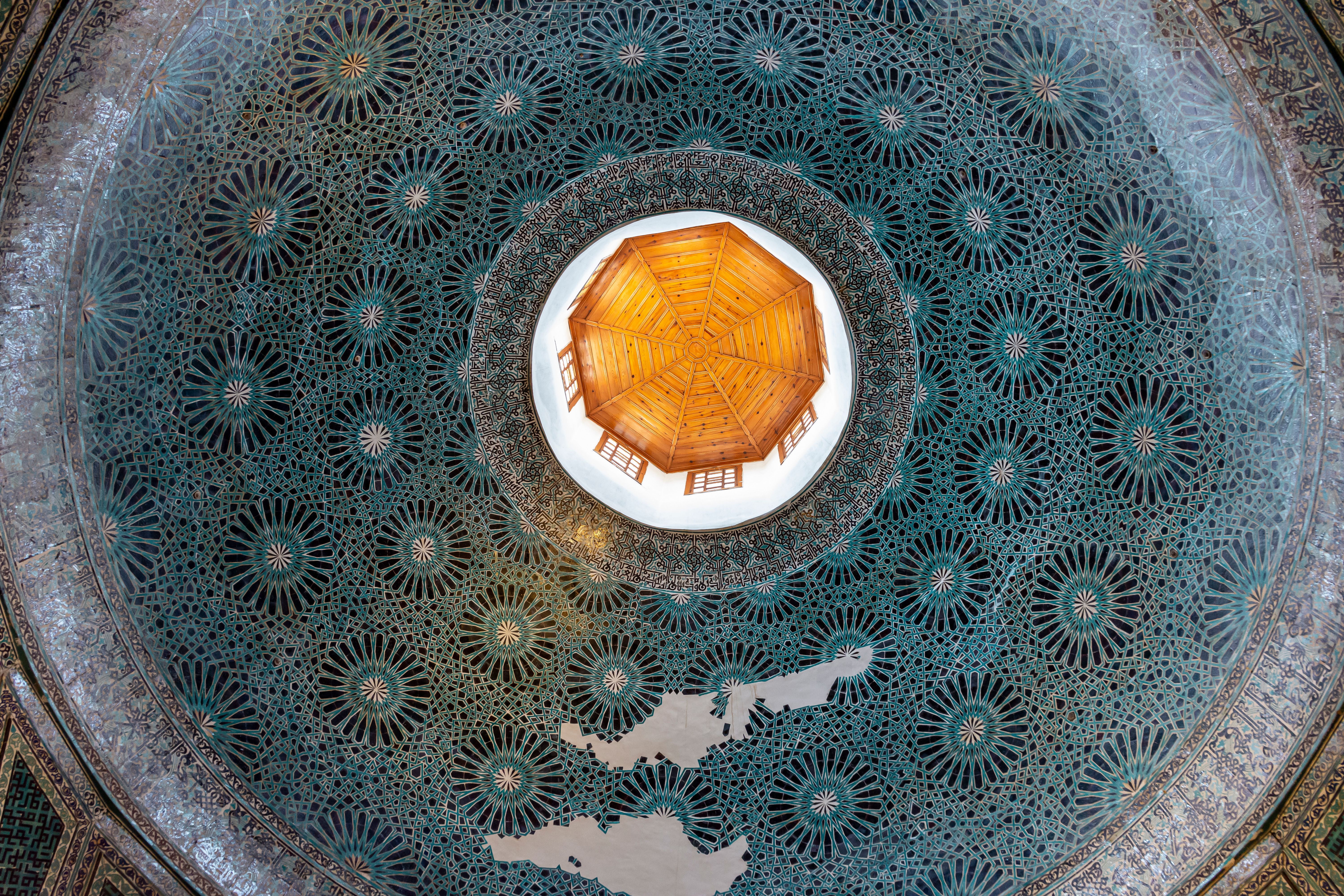 Intricate Dome Ceiling with Geometric Patterns · Free Stock Photo