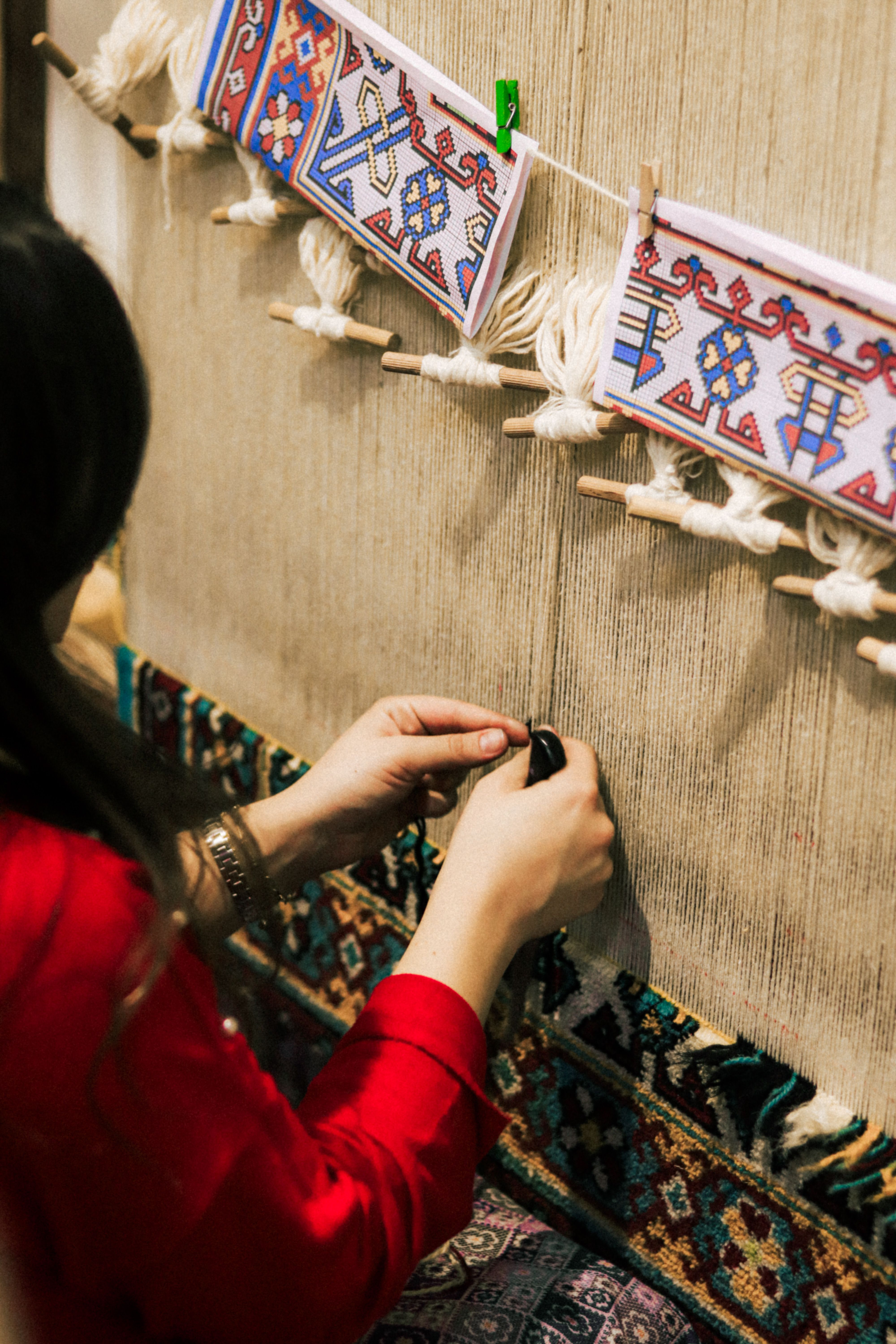 Artisan Weaving Traditional Turkish Carpet · Free Stock Photo