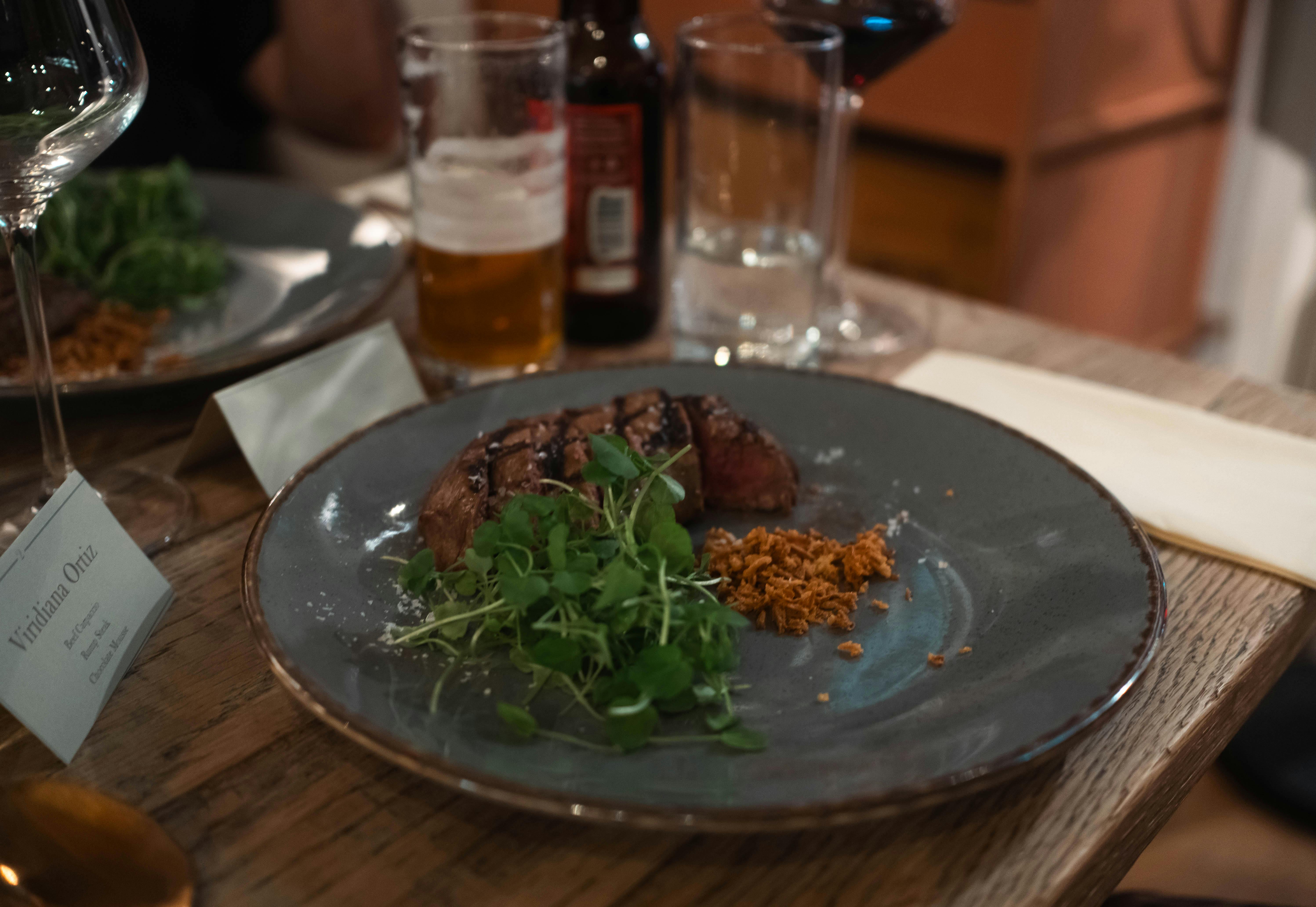 財經：黃仁勳南韓行：與三星、現代會長共飲啤酒吃炸雞，展開戰略