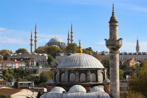 Free A picturesque view of Istanbul's iconic mosques and skyline on a clear day. Stock Photo
