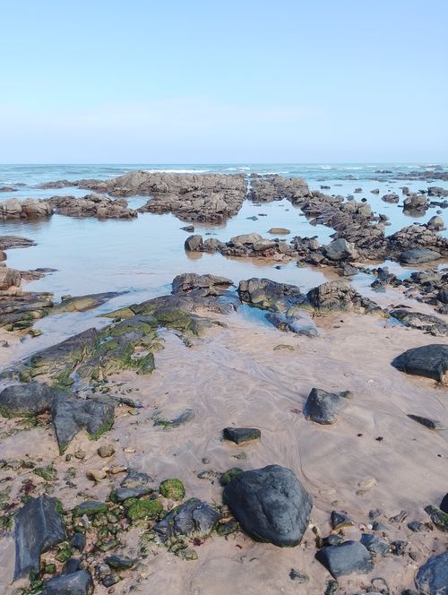 Free Explore the rocky coastline and clear blue waters at Casablanca's stunning beach. Stock Photo