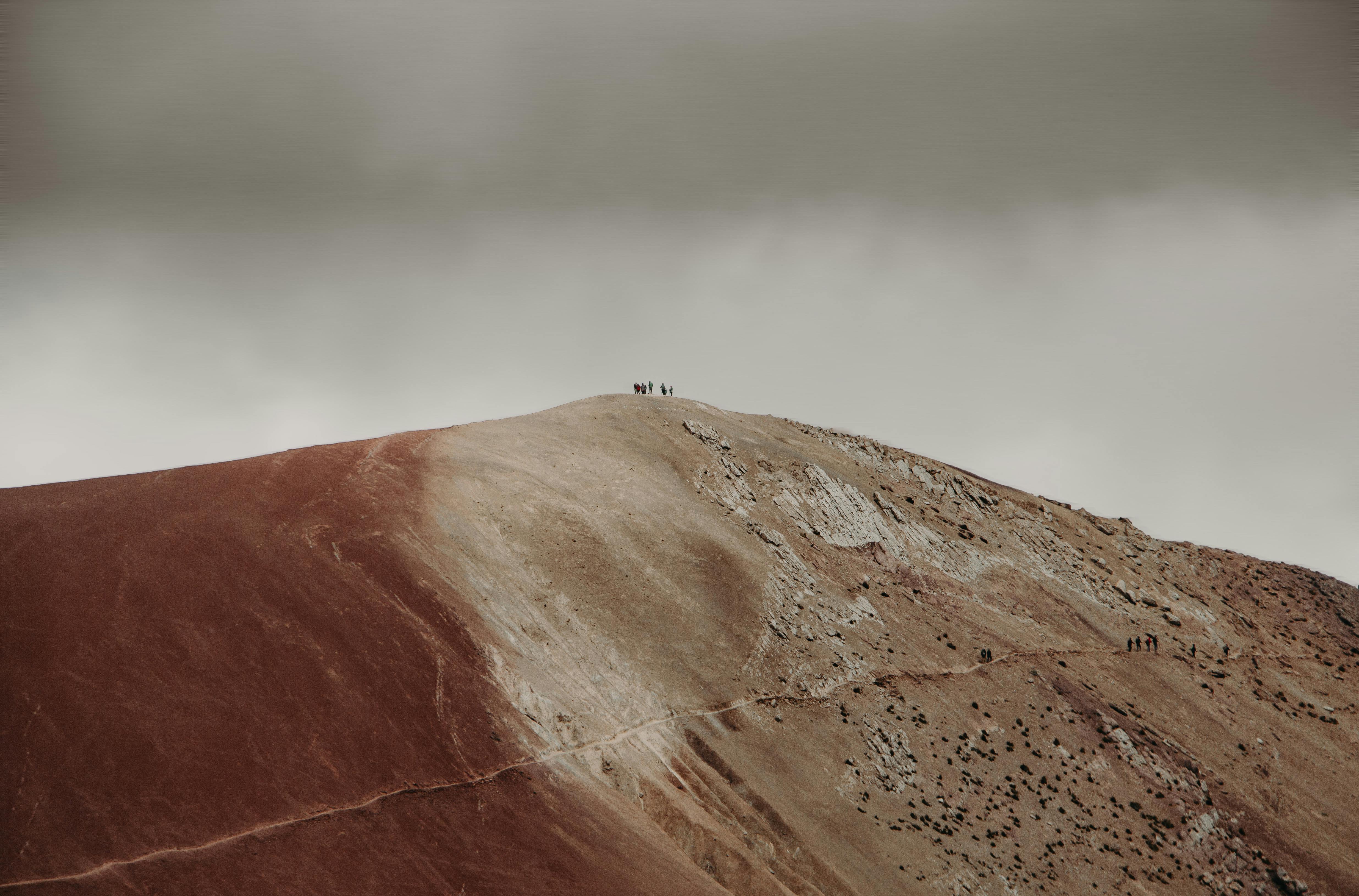 秘鲁彩虹山色调独特，景色令人惊叹，非常适合冒险和旅行爱好者
