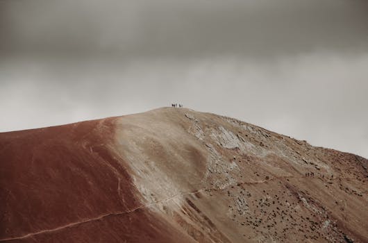 秘鲁彩虹山色调独特，景色令人惊叹，非常适合冒险和旅行爱好者