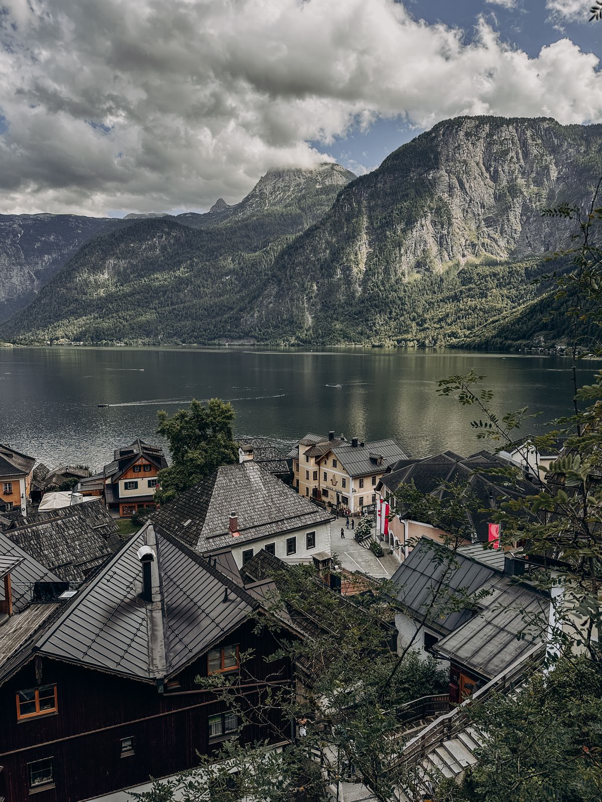 Charming View of Hallstatt Village and Lake · Free Stock Photo