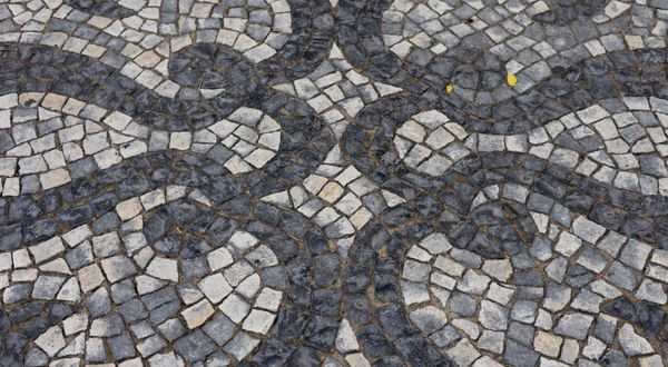 Limpeza de pavimentos exteriores e calçada portuguesa na Madeira