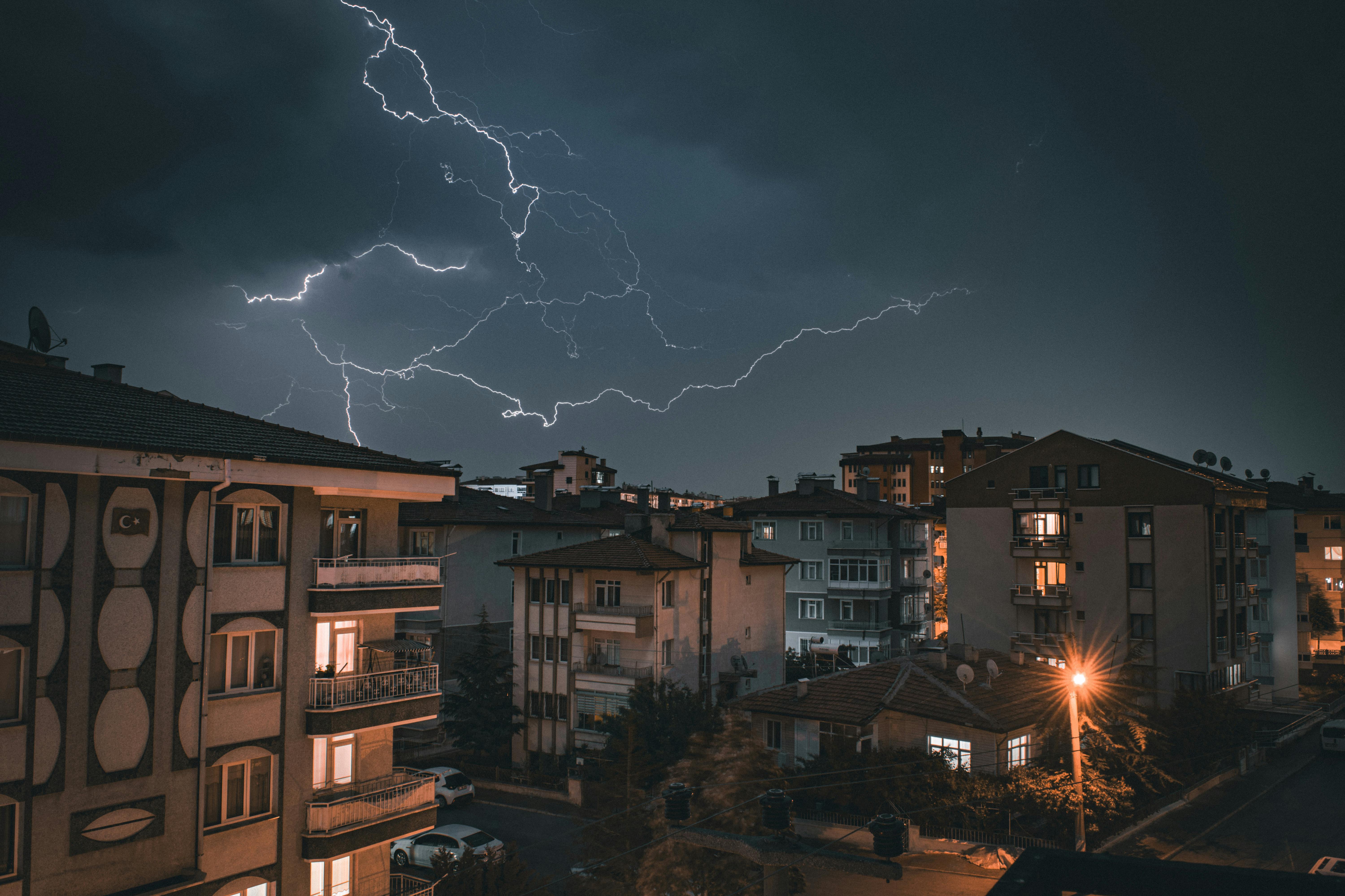 Outage exposes financing and insurance gaps for First Nations housing — Photo by Talha Uğuz on Pexels
