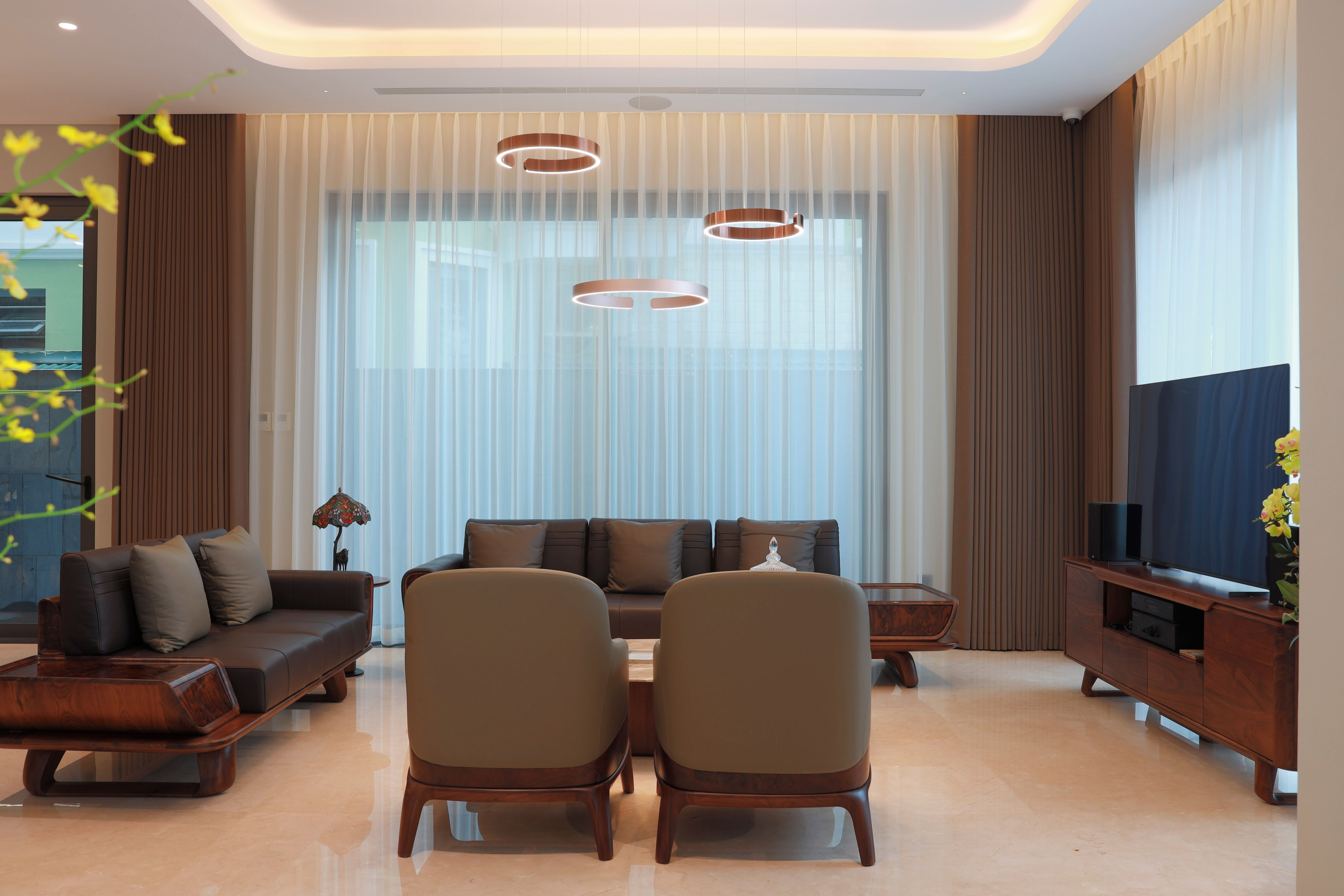 Modern Living Room with Elegant Interior Design · Free Stock Photo
