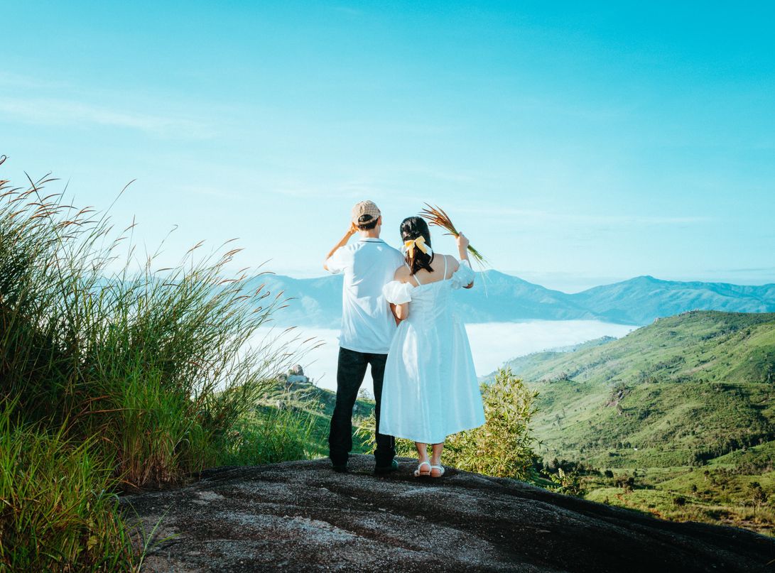 Online dating: starting a conversation on a niche platform