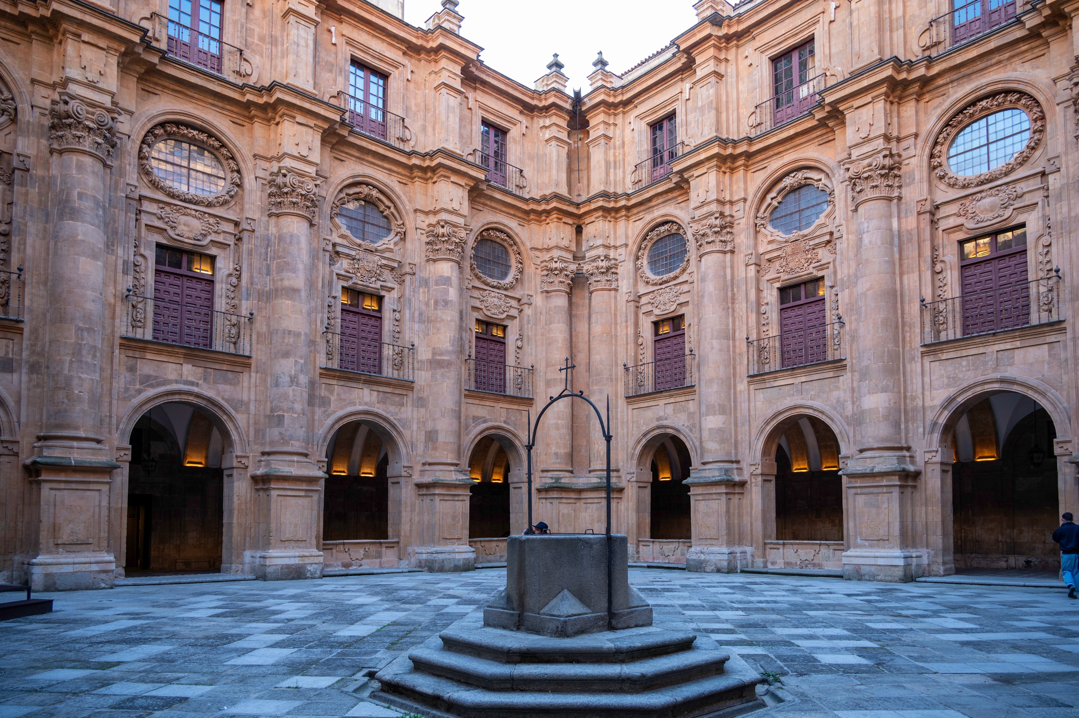 Kraków Jagiellonian University courtyard