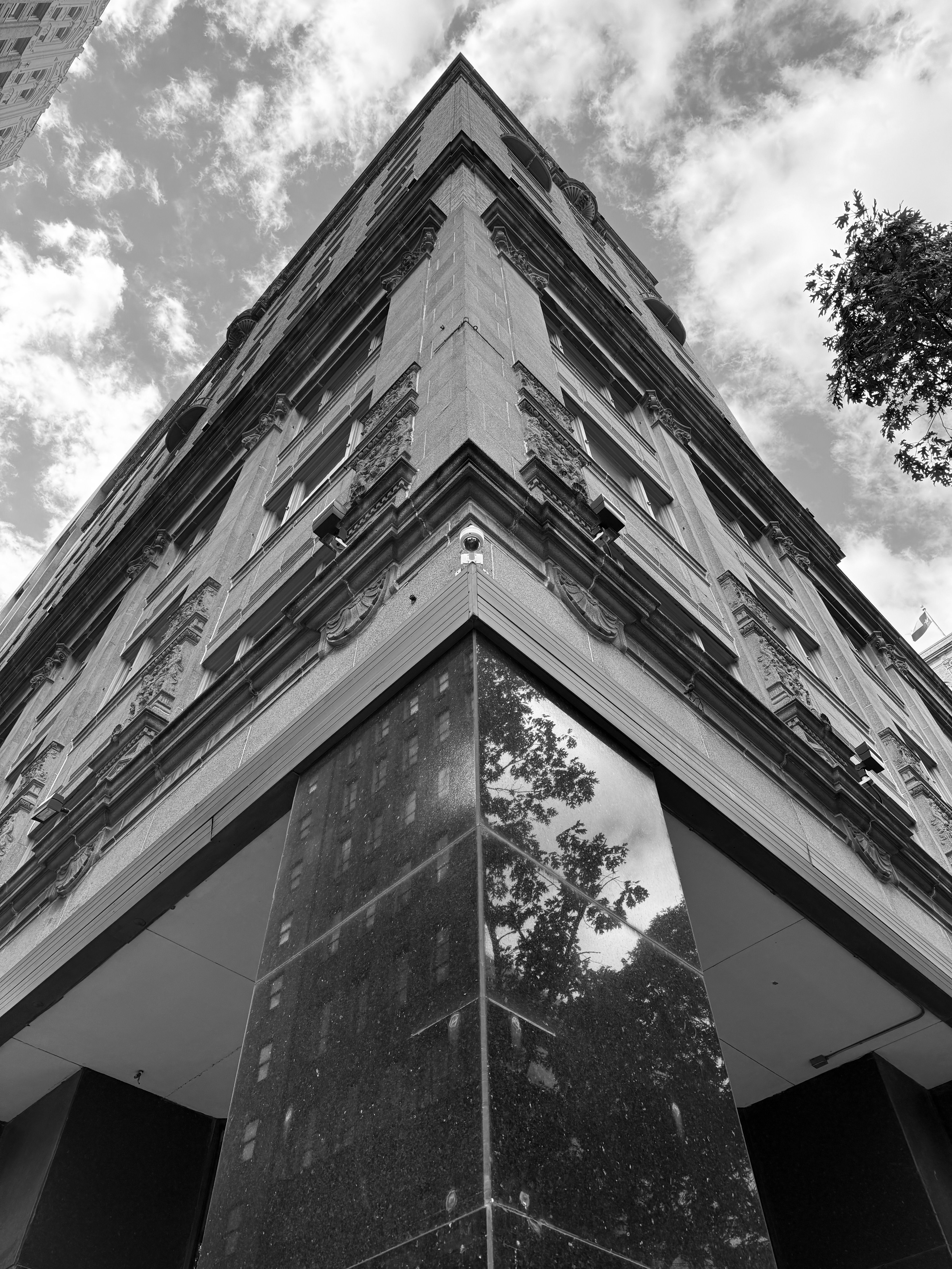 Dramatic Black and White Urban Architecture · Free Stock Photo