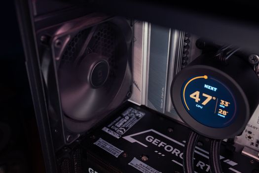 Ilustrasi PC Sering Terasa Berat Padahal CPU Low Usage? Ini Penyebab yang Jarang Disadari dalam artikel teknologi