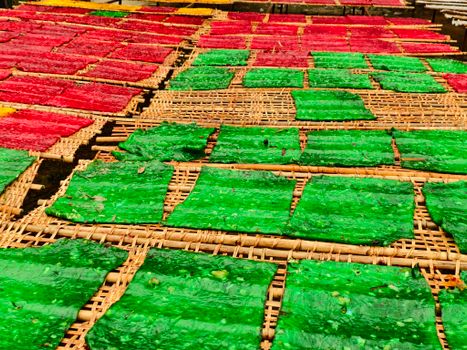 bright safflower red dye