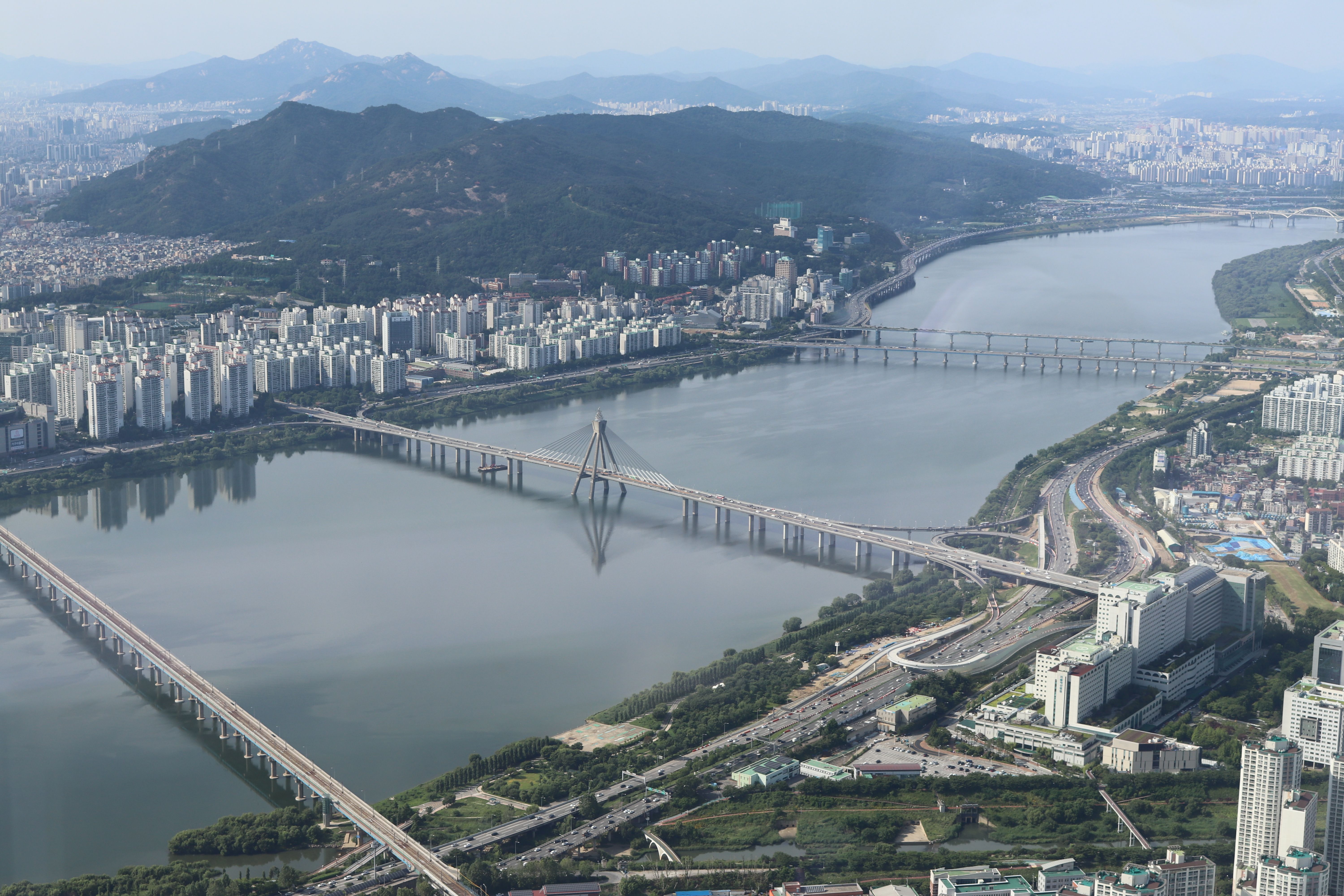 수도권과 영남, 충청이 왜 최대 승부처인가