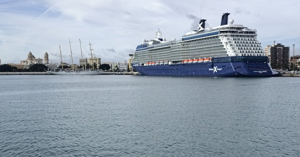 國際:白宮宣布下周起暫停對中國船隻收取港口費