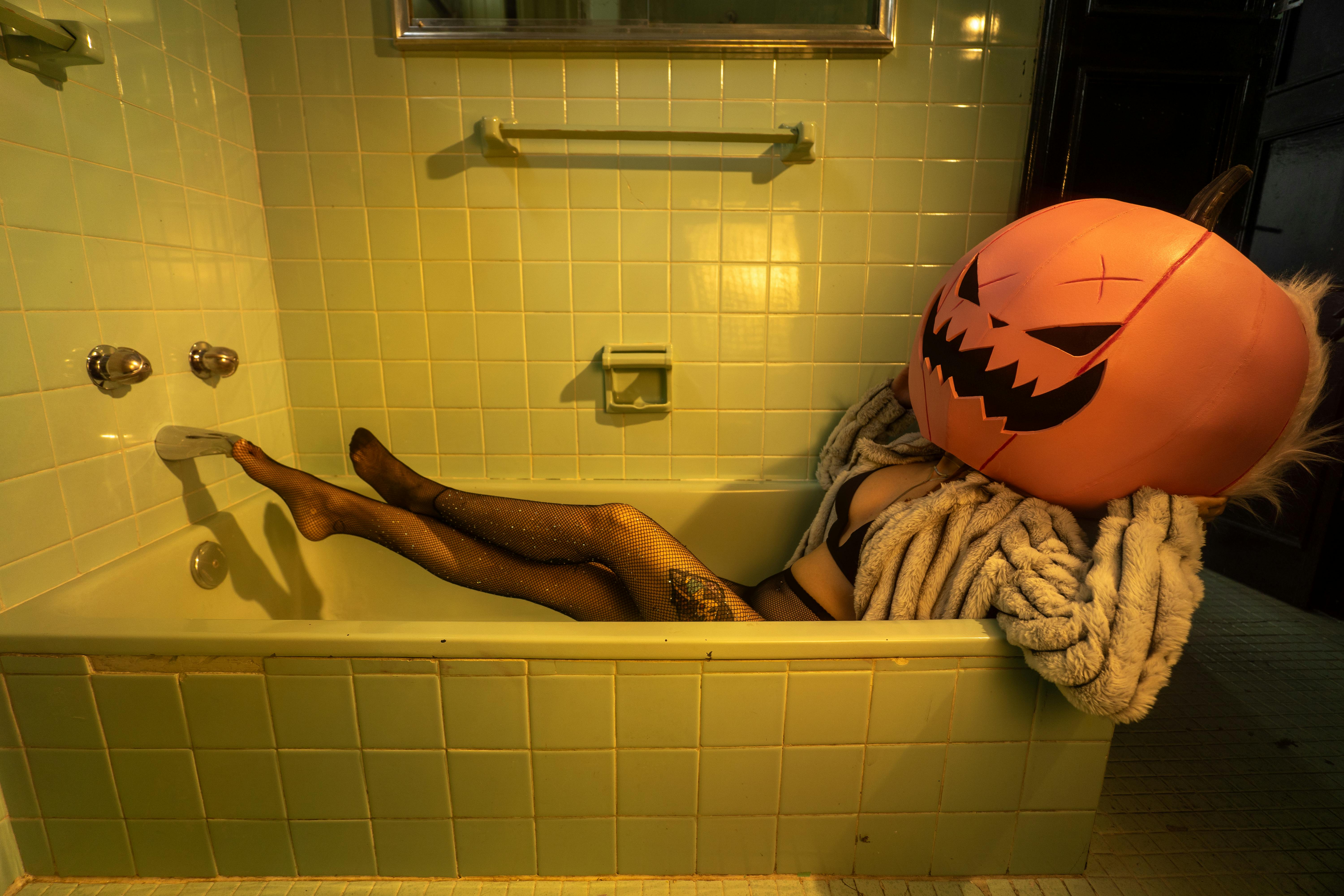 Natasha malika onanizm Men qora tanli ayolning og‘ziga keldim