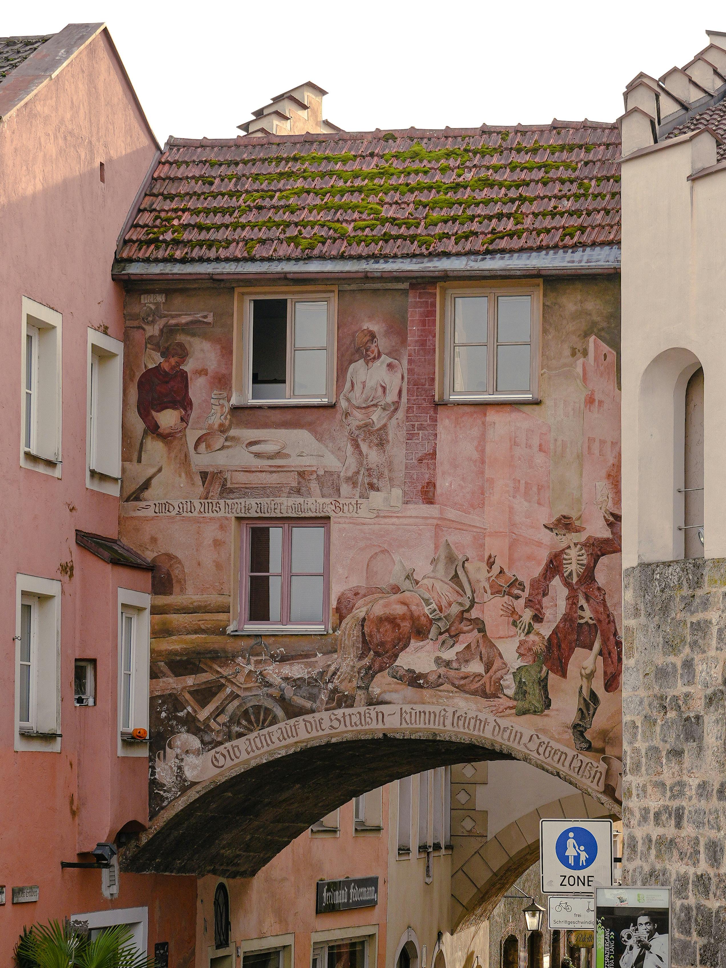 Lucrare de artă medievală găsită la restaurantul Casa Grinda de pe str. Moş Ion Roată