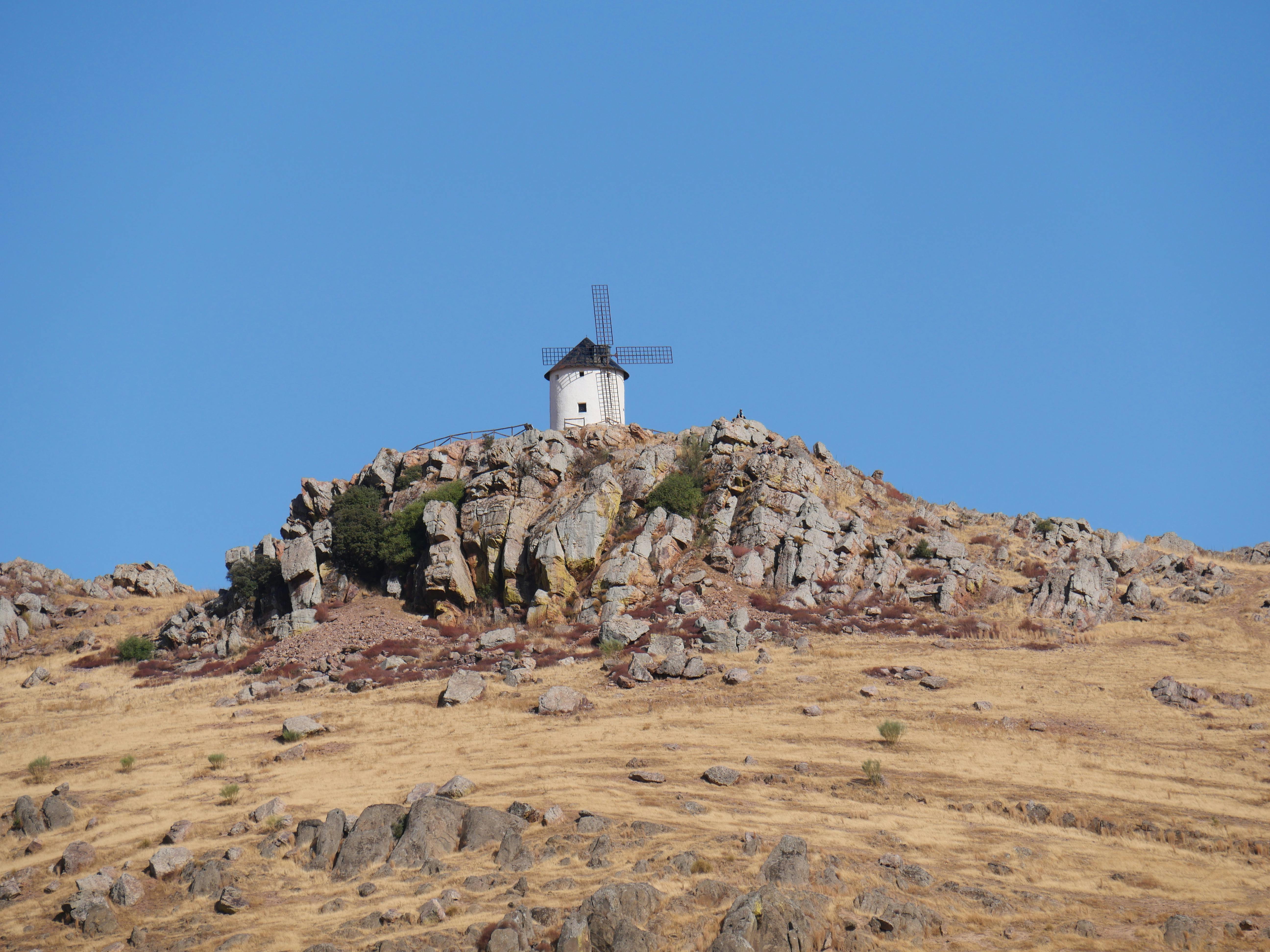 科技：能源局納管5MW以上資料與主機代管中心，嚴格審查用電怪獸