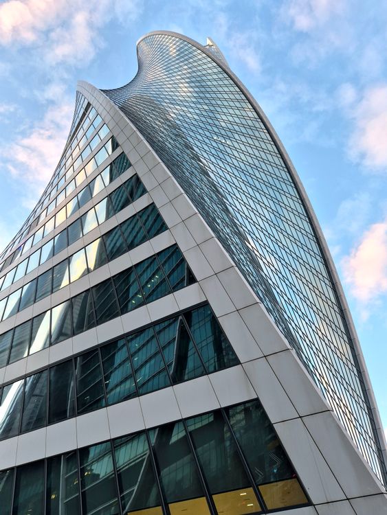 Curved Modern Skyscraper in Moscow · Free Stock Photo