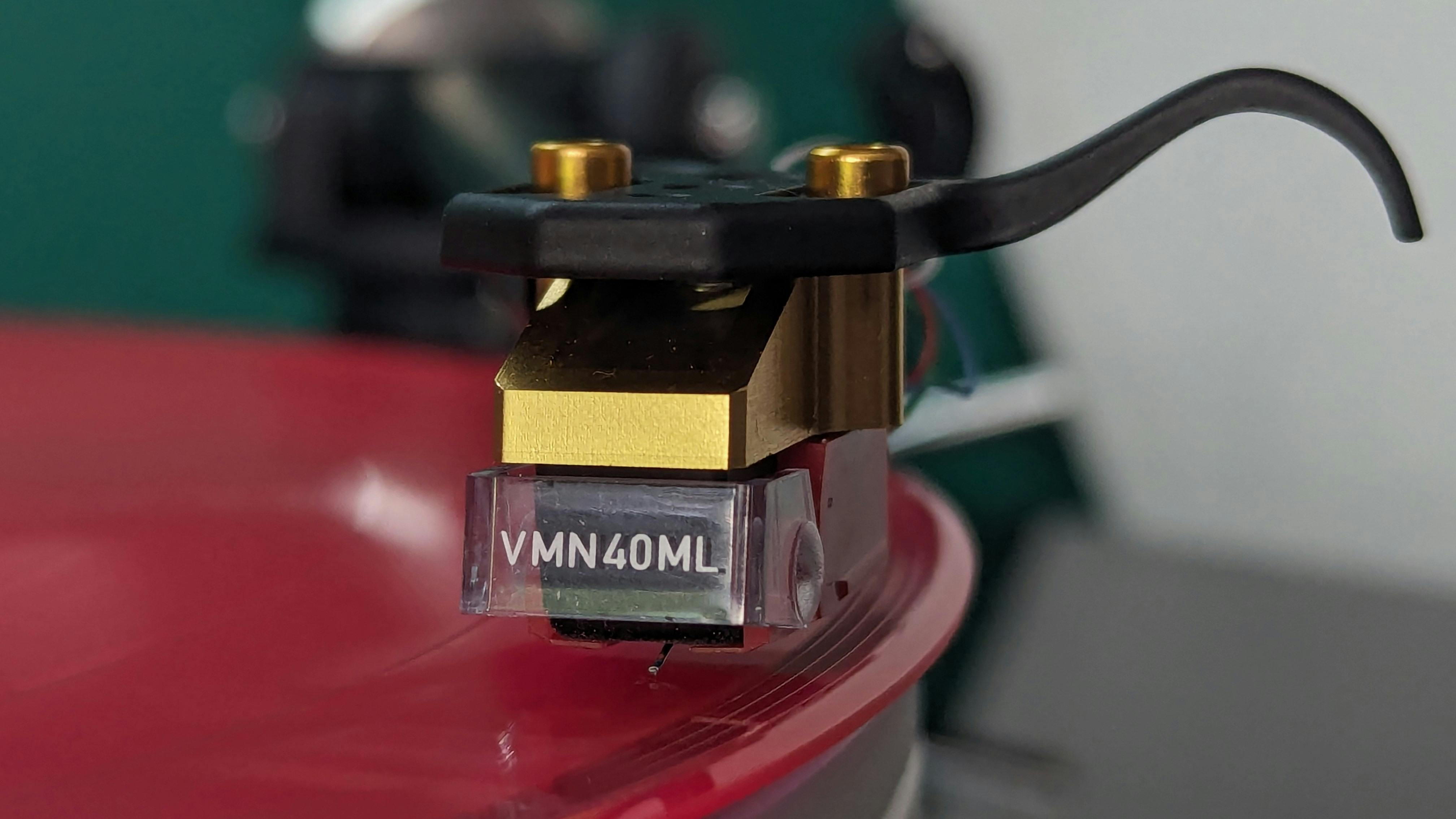 AI浪潮助攻奇鋐科技營運成長 外資百強躍居第六 深耕教育公益