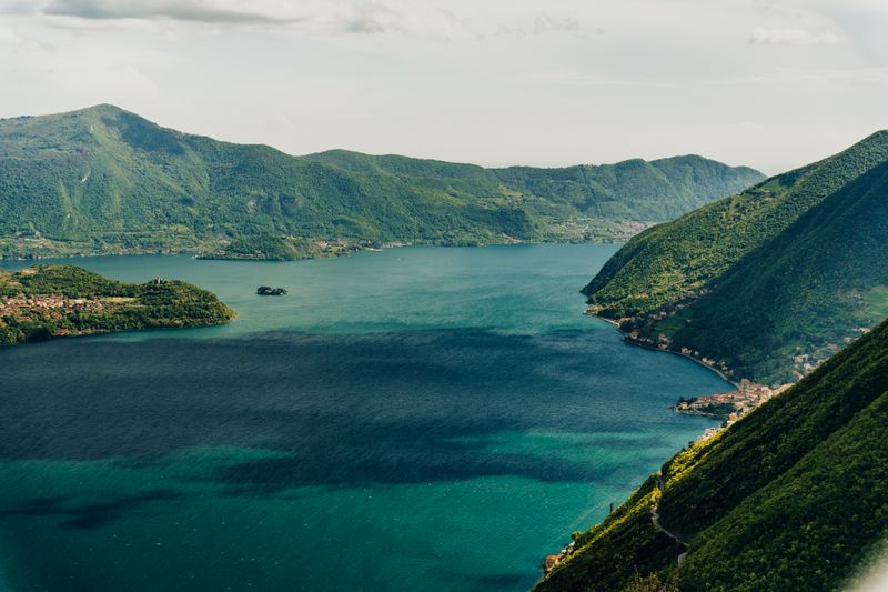 Lago d'Iseo, veduta aerea