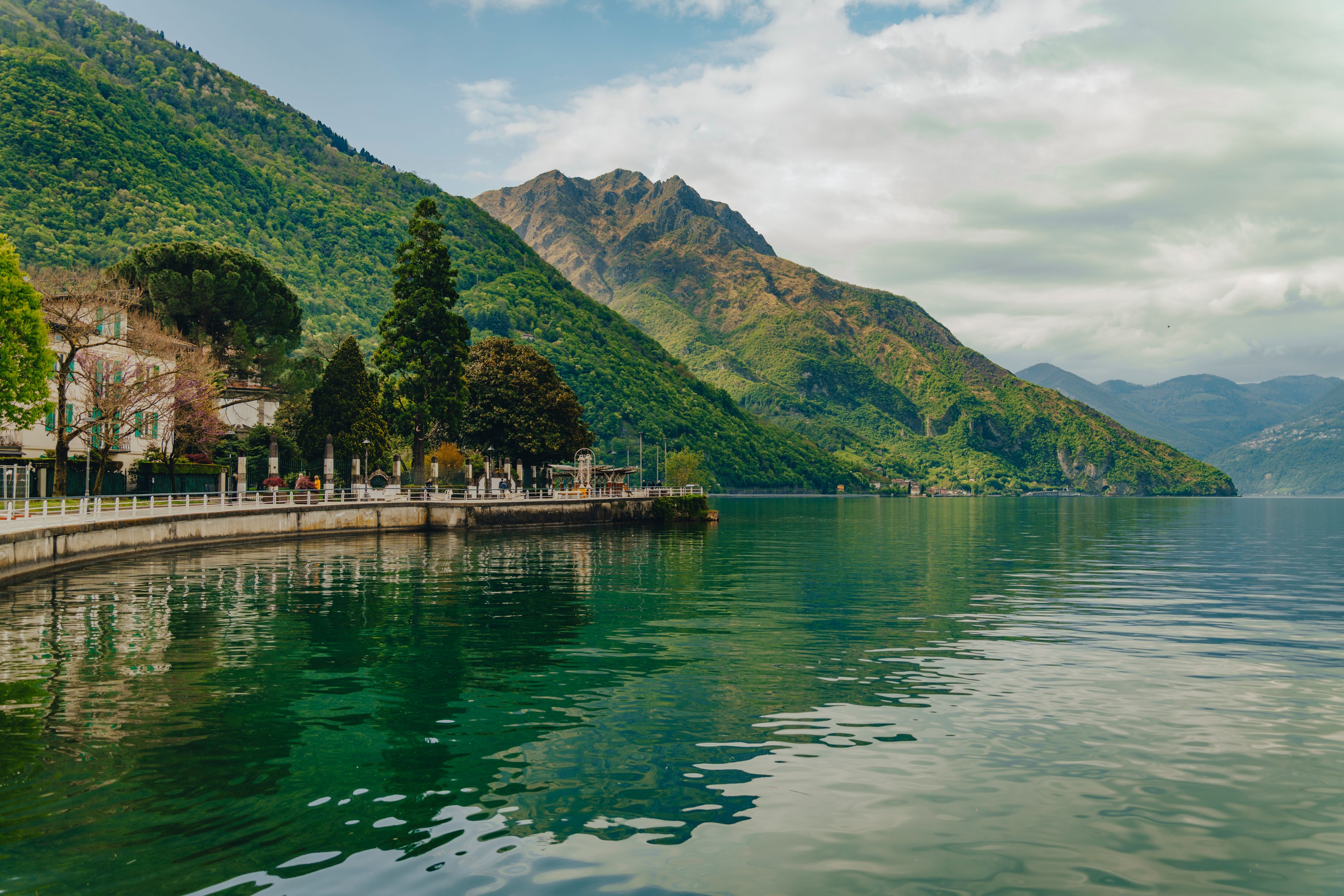 scenic-landscape-of-iseo-lake-and-mountains-free-stock-photo
