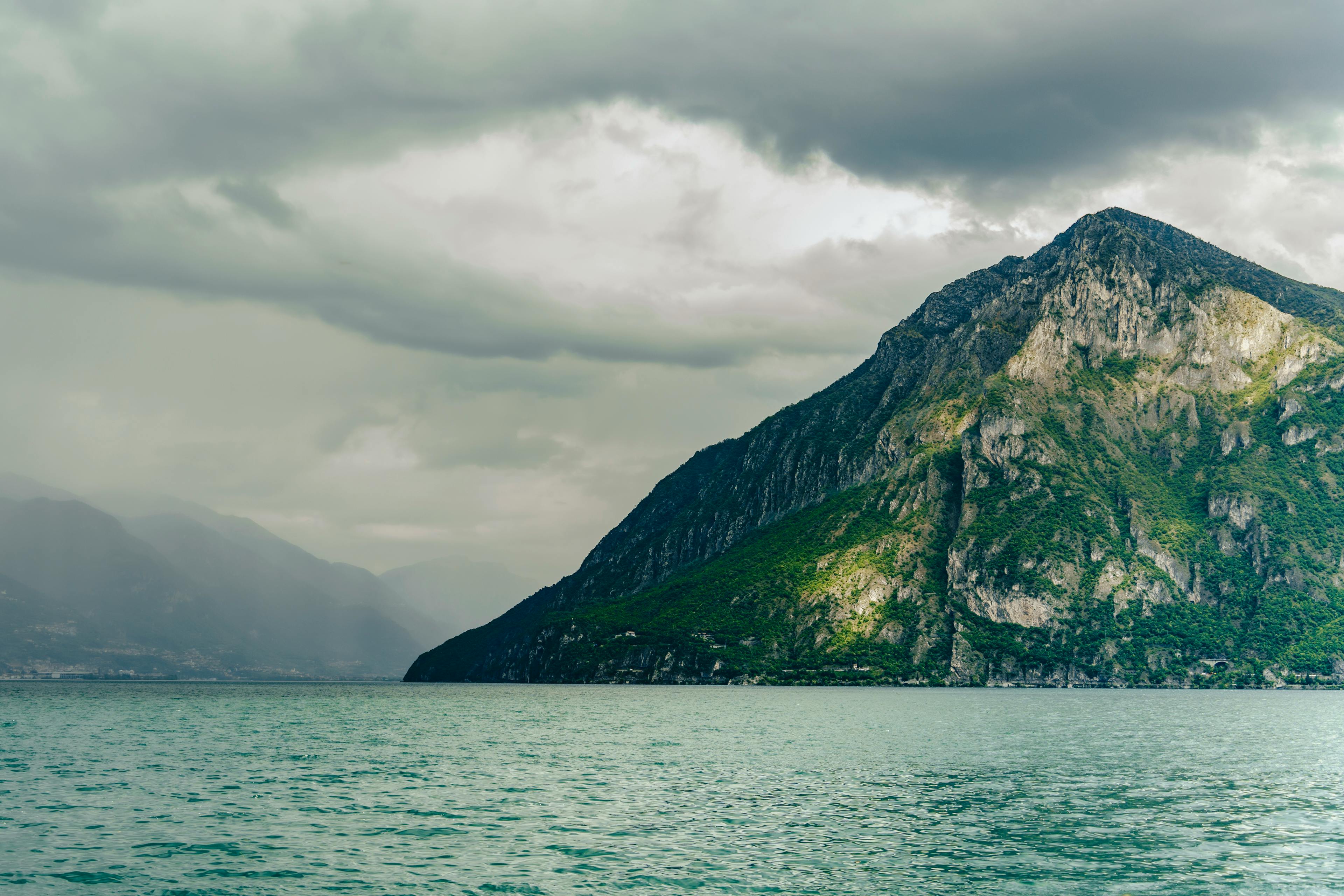 科技：奈米漂浮裝置創新發電技術，雨滴也能變電力