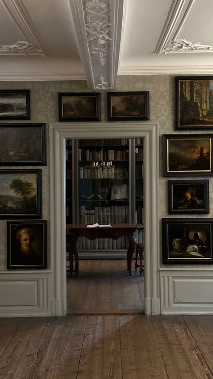 Elegant Hallway with Vintage Art in Classic Home · Free Stock Photo