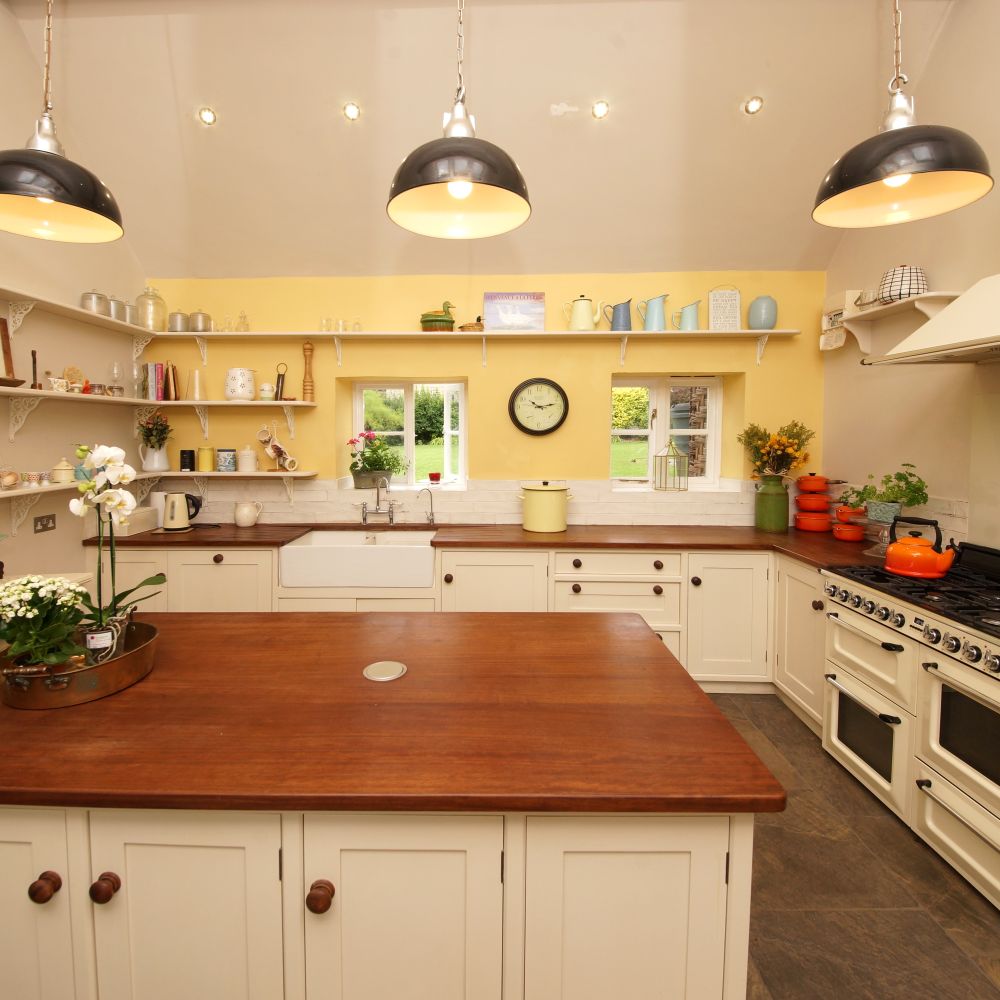Kitchen Spraying in Lower Clapton — quality trade paint going on in two coats