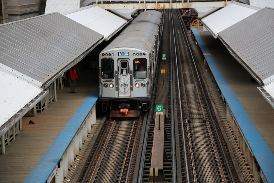 CTA 'L' train at a station in or near River North - river north lofts for rent CTA 'L' train at a station in or near River North - river north lofts for rent