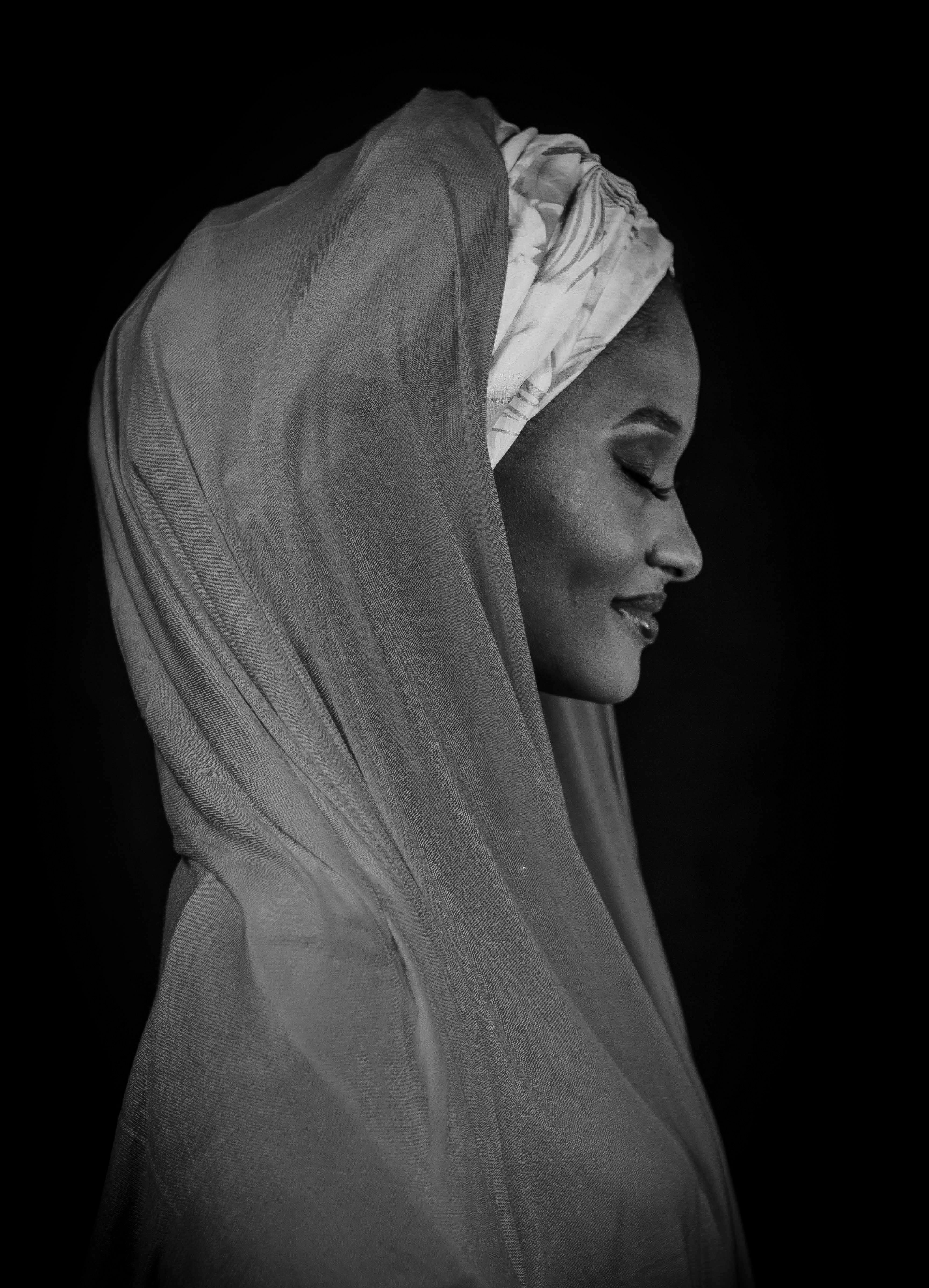Elegant Portrait of a Woman in Black and White · Free Stock Photo