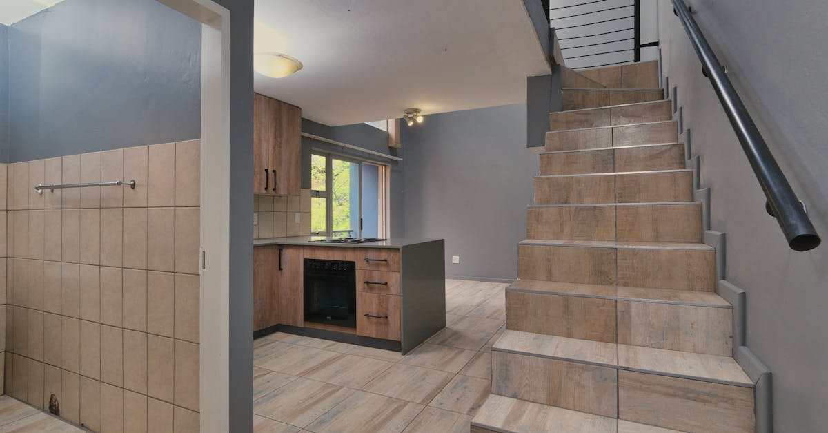 財經:比特幣雙重壓力下跌破10萬美元 保衛戰持續激烈