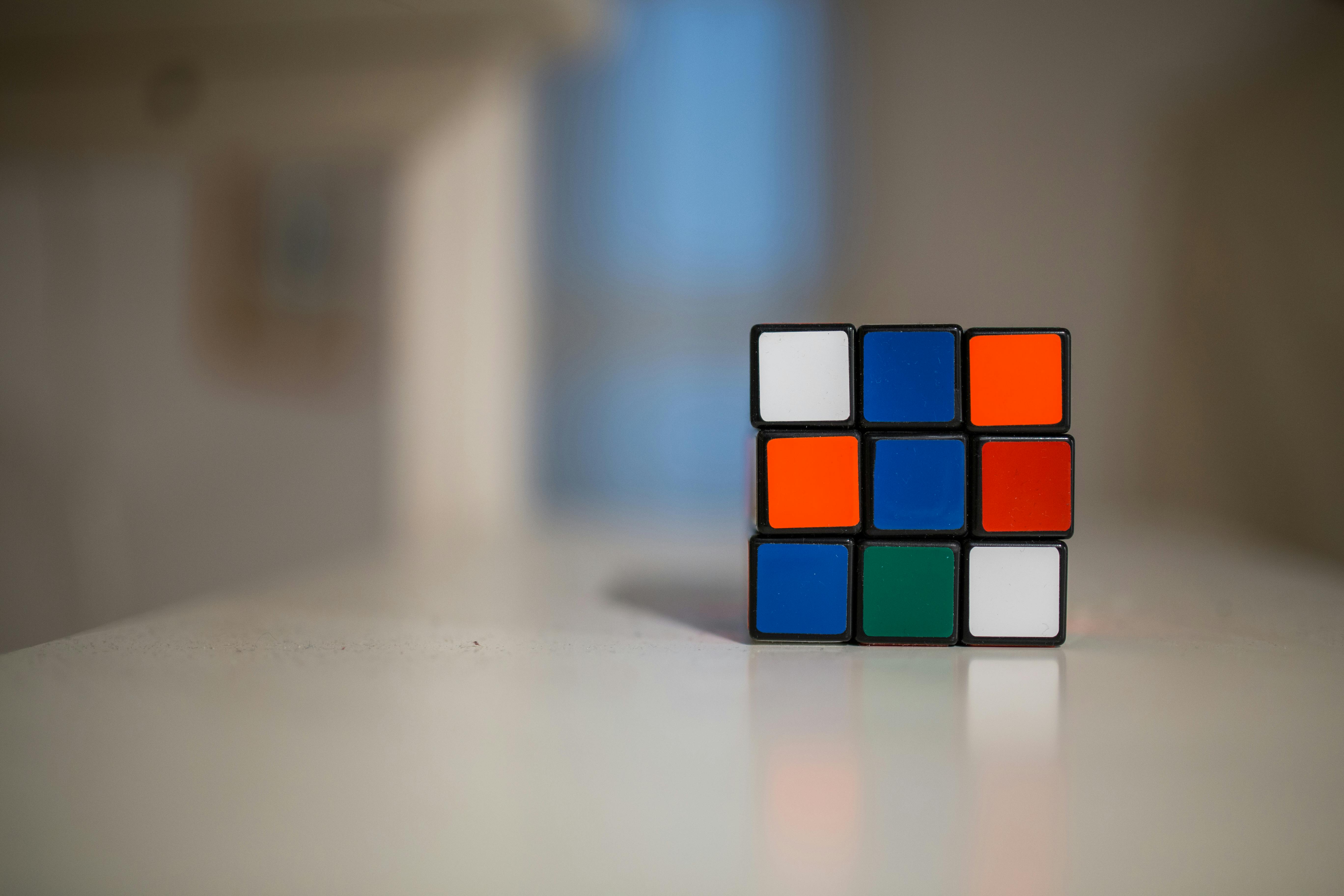 ゲーム パズル ルービックキューブ 平方 影 概念的 立方体 色 解決する 遊びますの無料の写真素材
