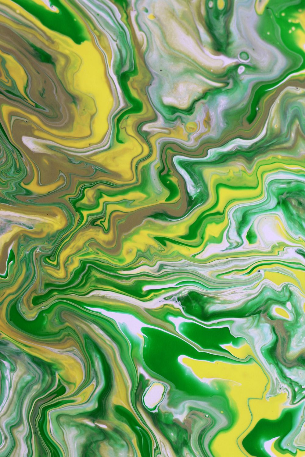 Vibrant Abstract Green and Yellow Swirl Artwork · Free Stock Photo
