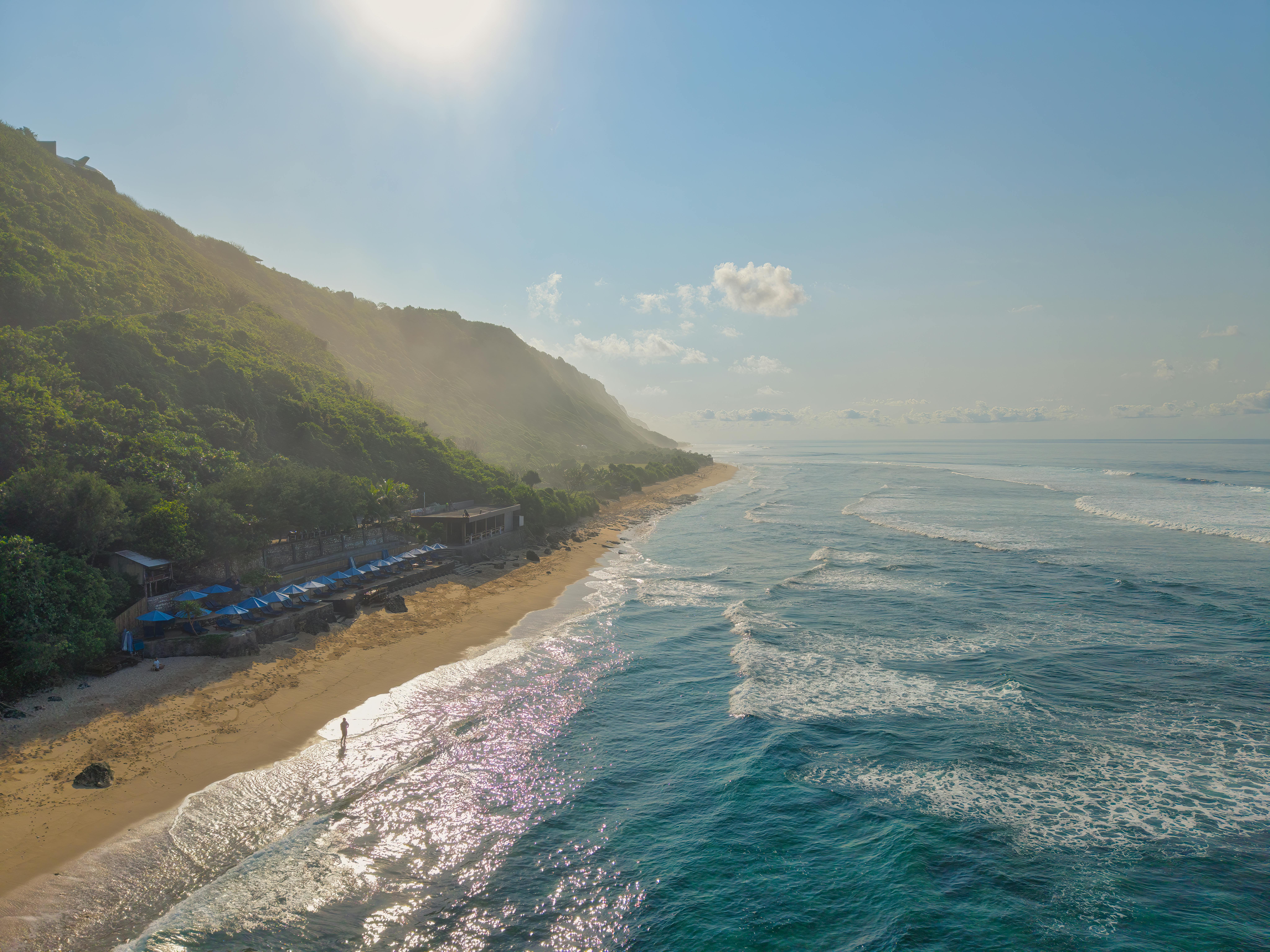 Exotic Escapes for Ultimate Relaxation