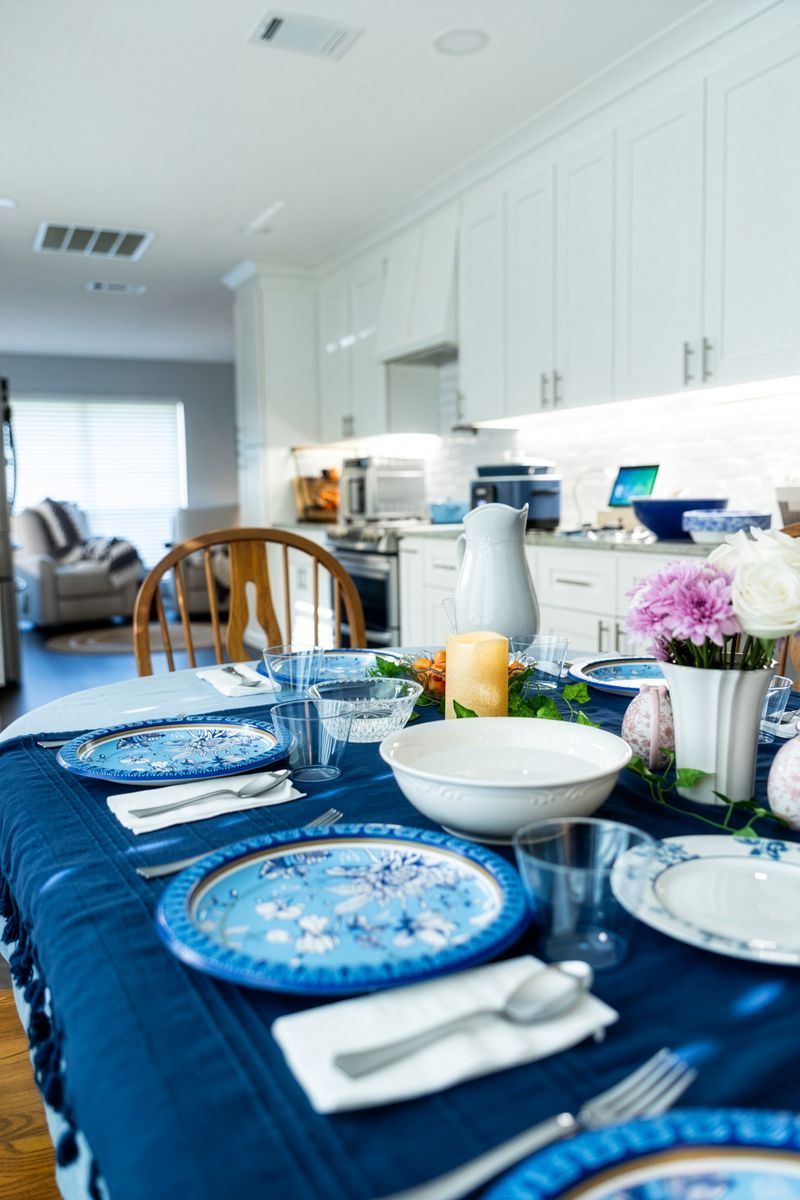 Color-Blocked Kitchen Cupboards