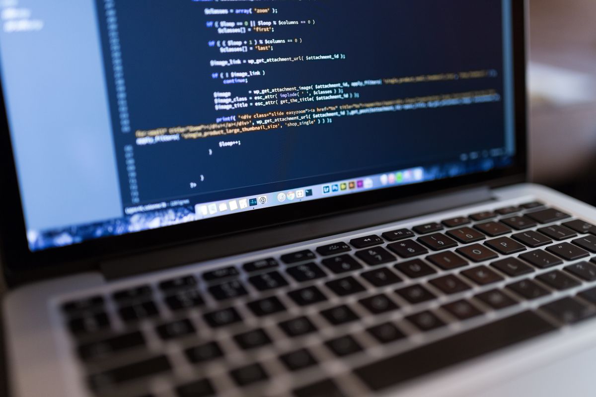 WordPress : accélérer son site en 10 étapes - Étapes 1 et 2 : choisir un hébergement performant et utiliser une version PHP récente