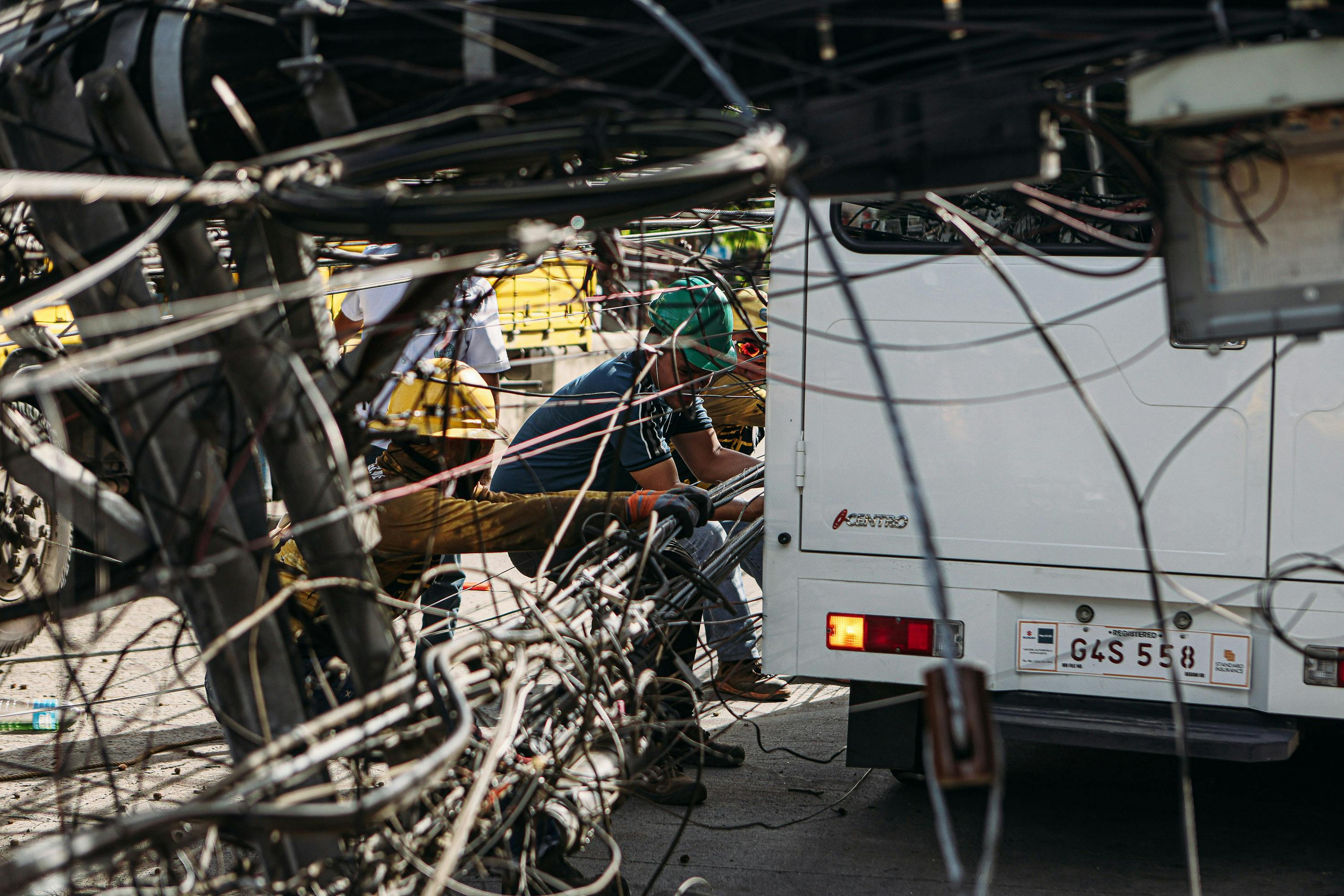 生活：台電搶修員報考人數五年驟減41％，未來人力危機隱憂