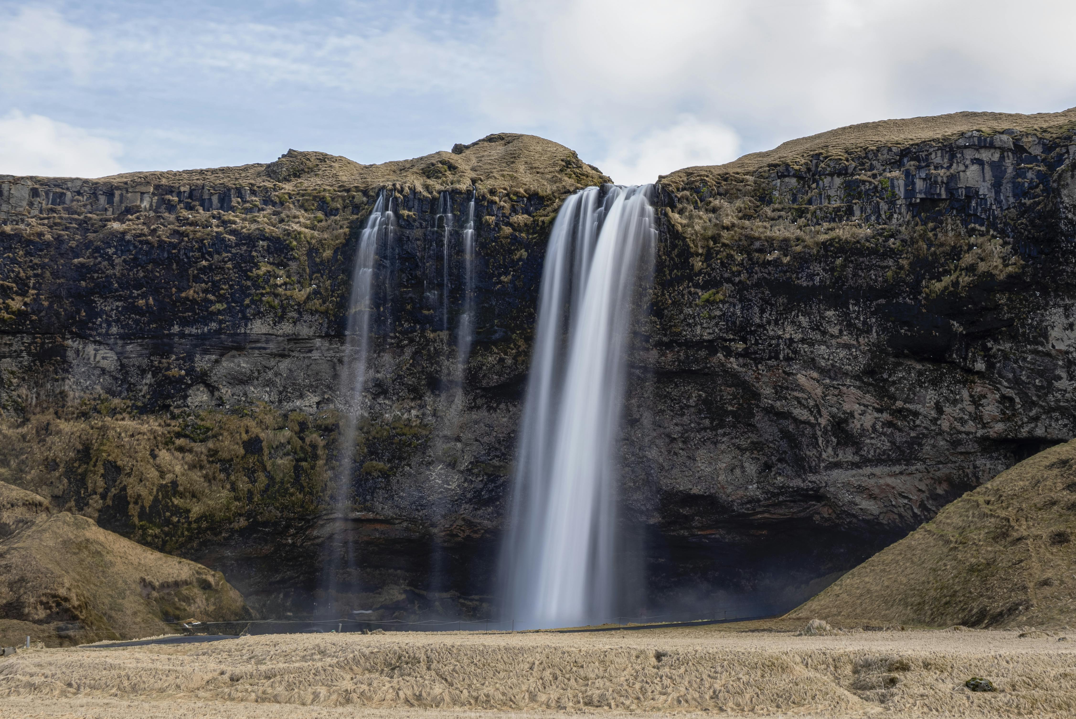 Cascade de Seljalandsfoss en Islande