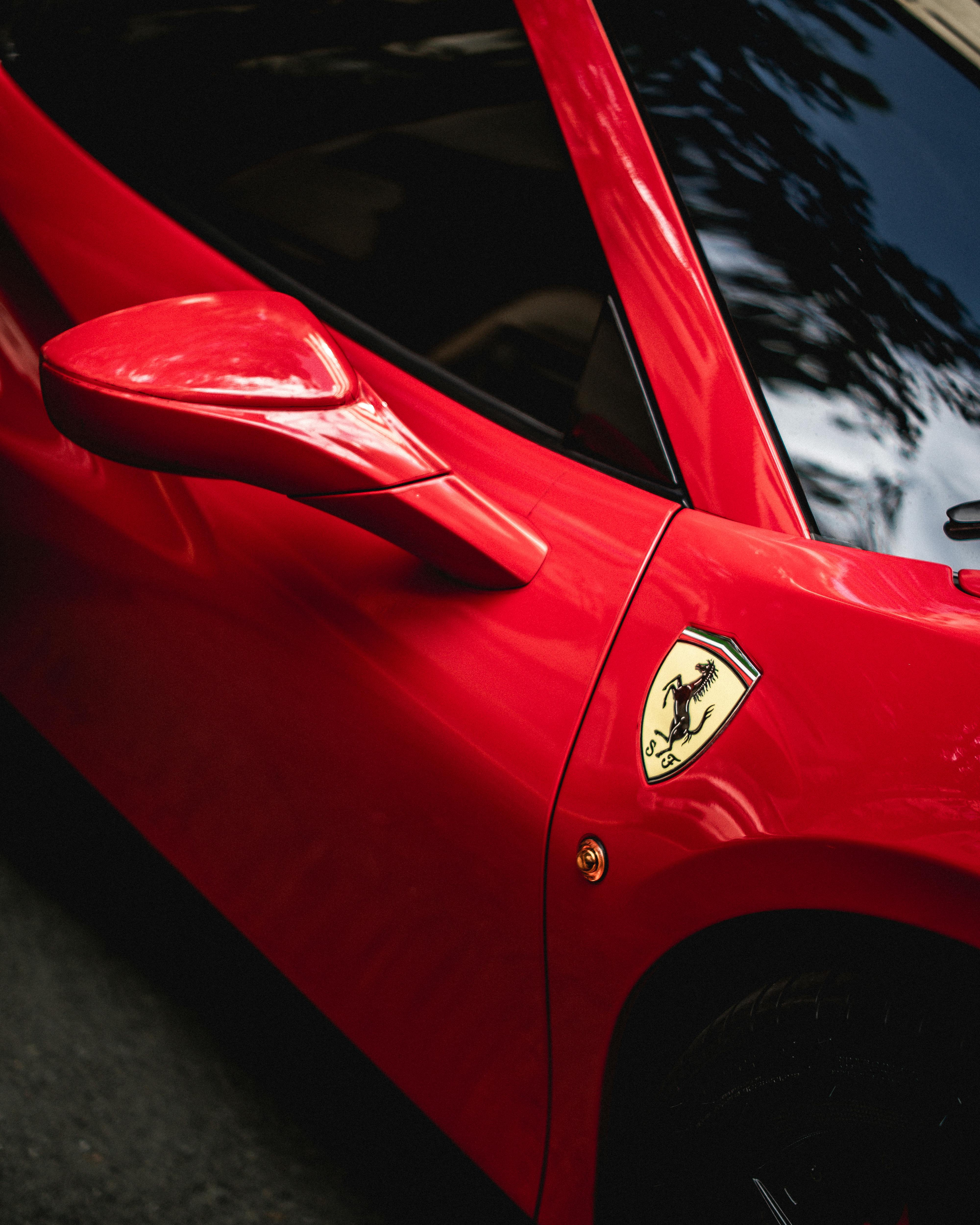 Netflix 科幻劇導演詐騙犯案曝光:挪用製作經費狂買勞斯萊斯法拉利 Netflix 科幻劇導演詐騙犯案曝光:挪用製作經費狂買勞斯萊斯法拉利