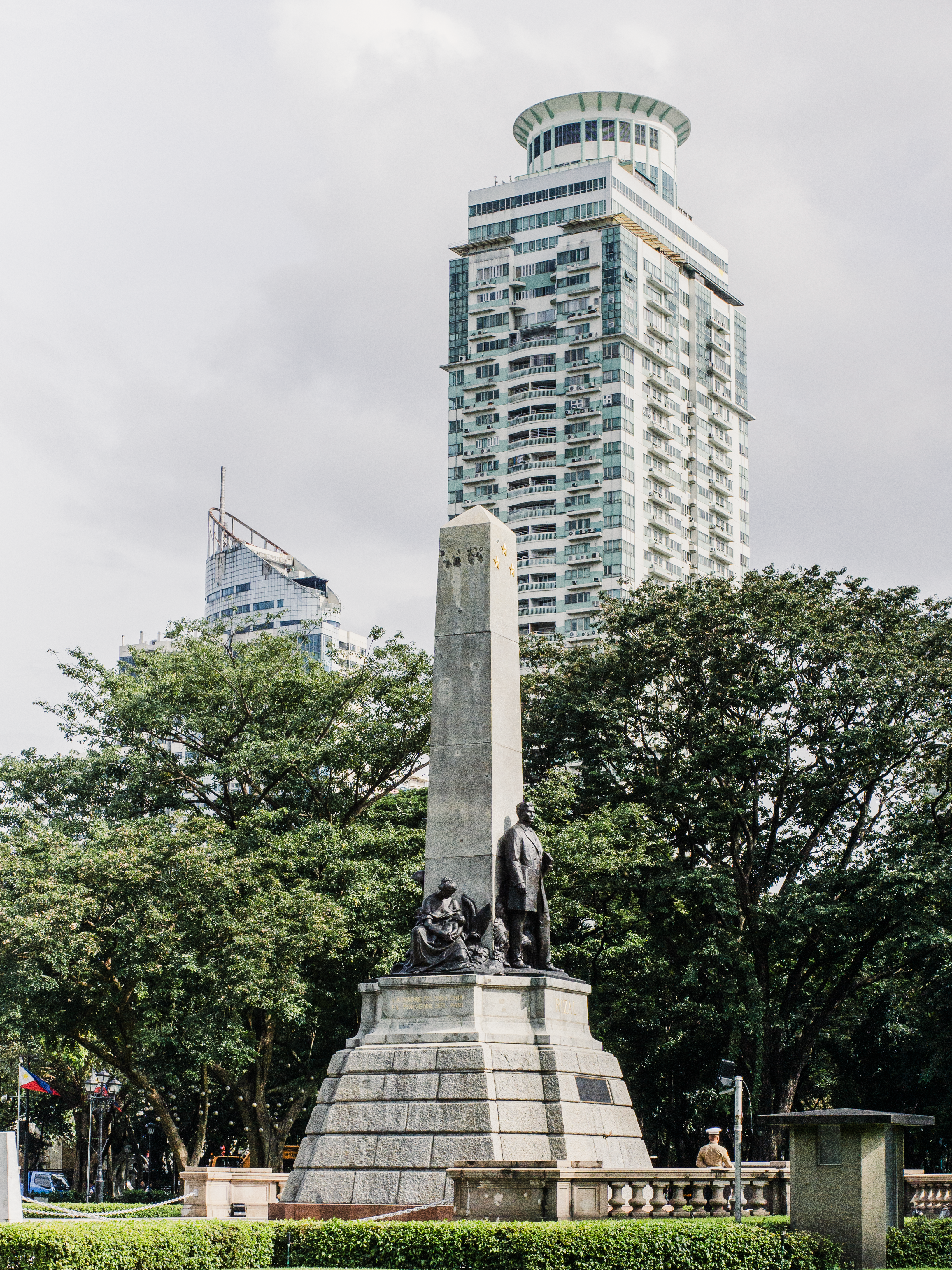 Rizal Monument in Manila with Skyline View · Free Stock Photo