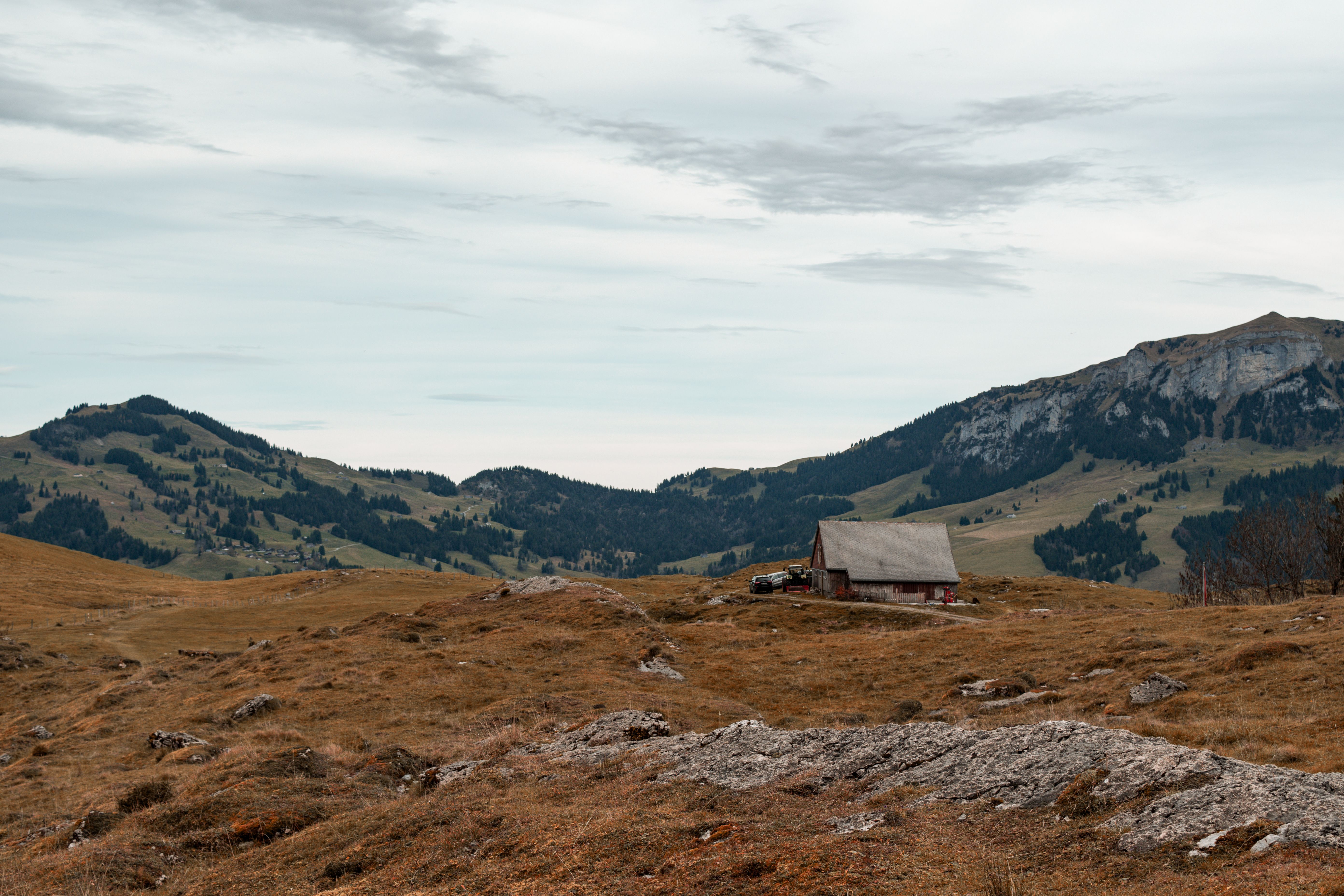 Scenic Swiss Mountain Landscape with Cottage · Free Stock Photo